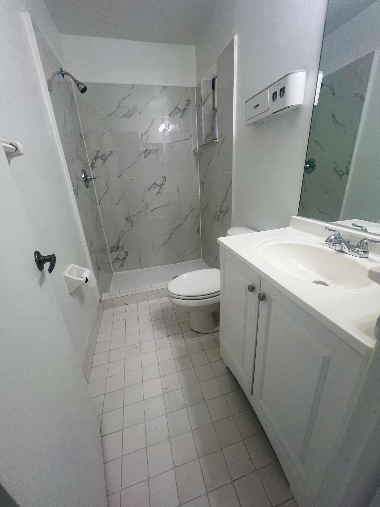 1348 Riverside Circle Property Photo 7