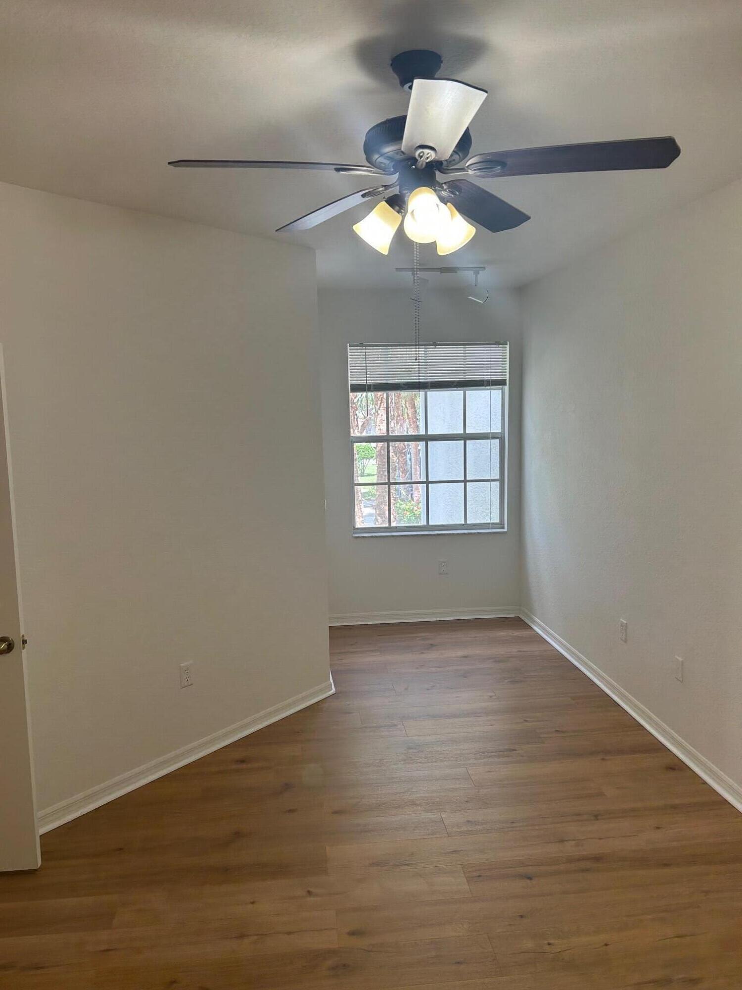 272 Se Kitching Circle Property Photo 5