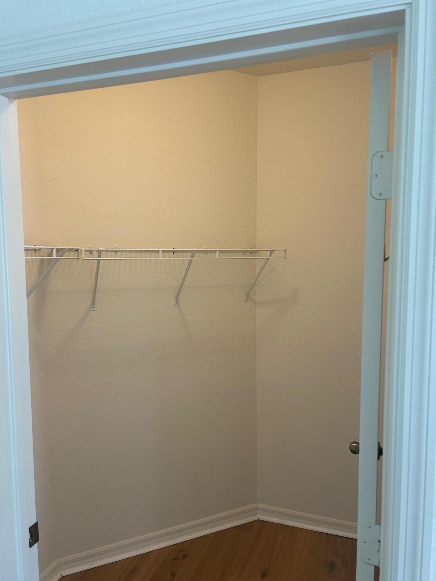 272 Se Kitching Circle Property Photo 8