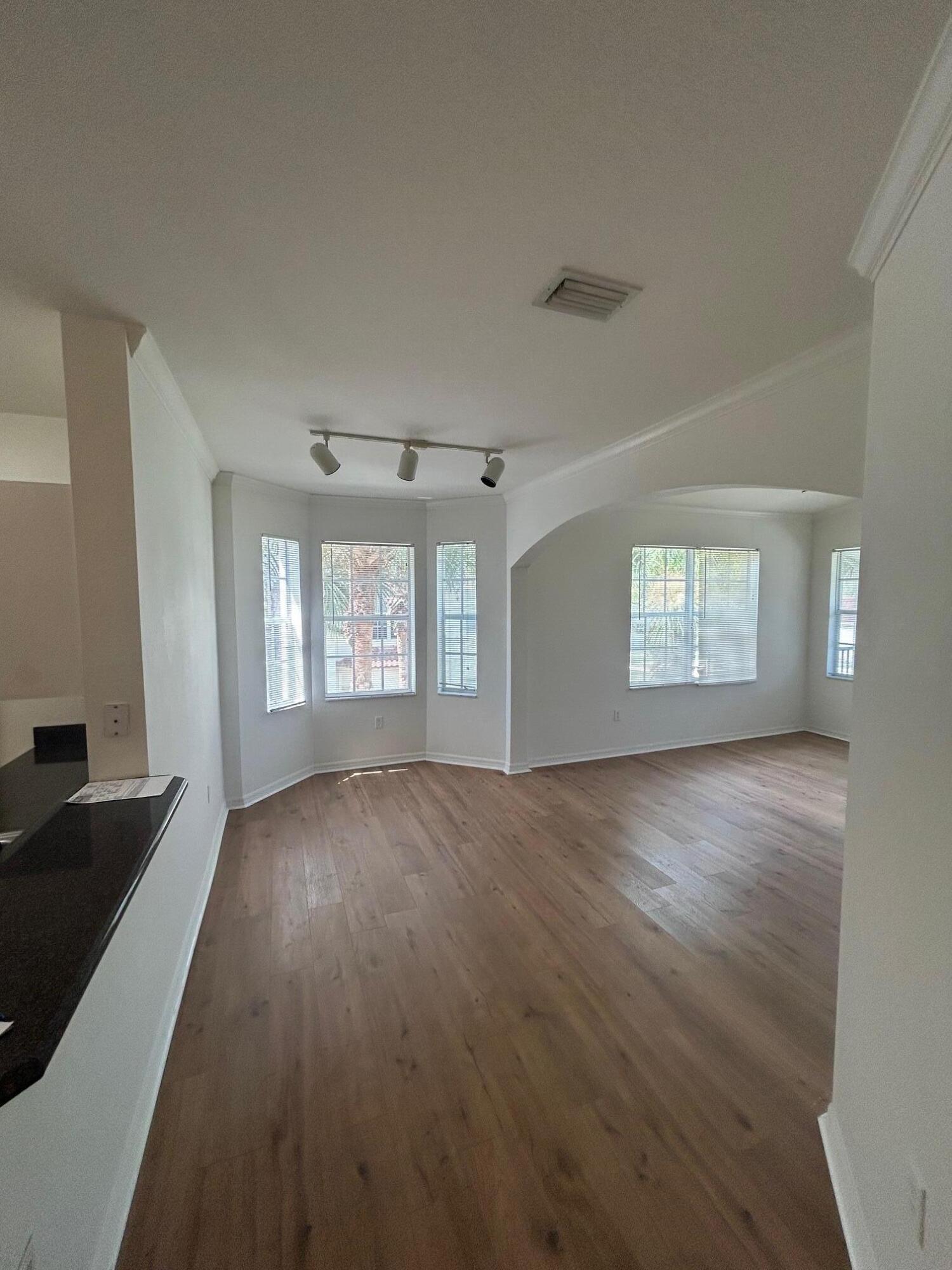 272 Se Kitching Circle Property Photo 12