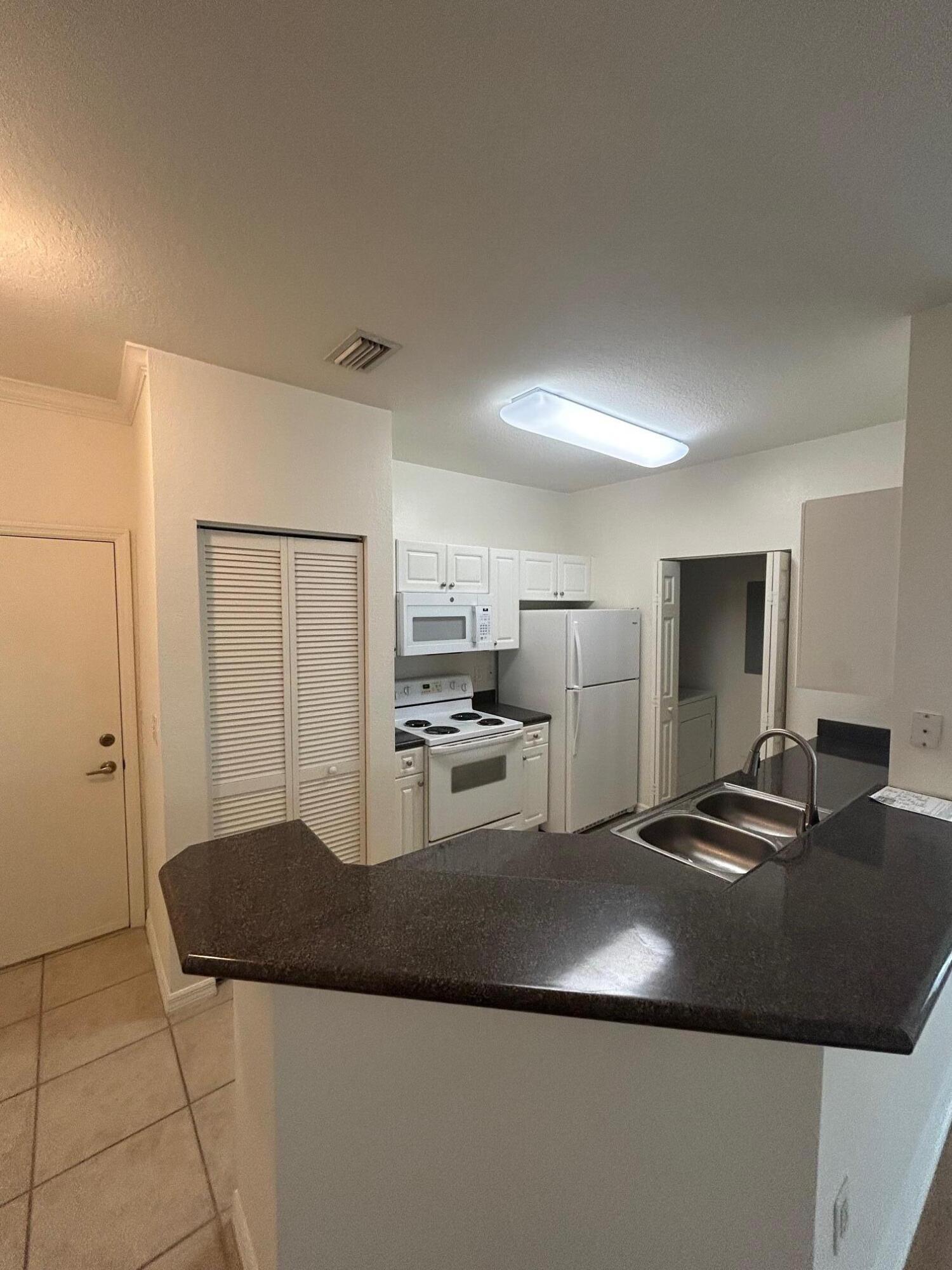 272 Se Kitching Circle Property Photo 13