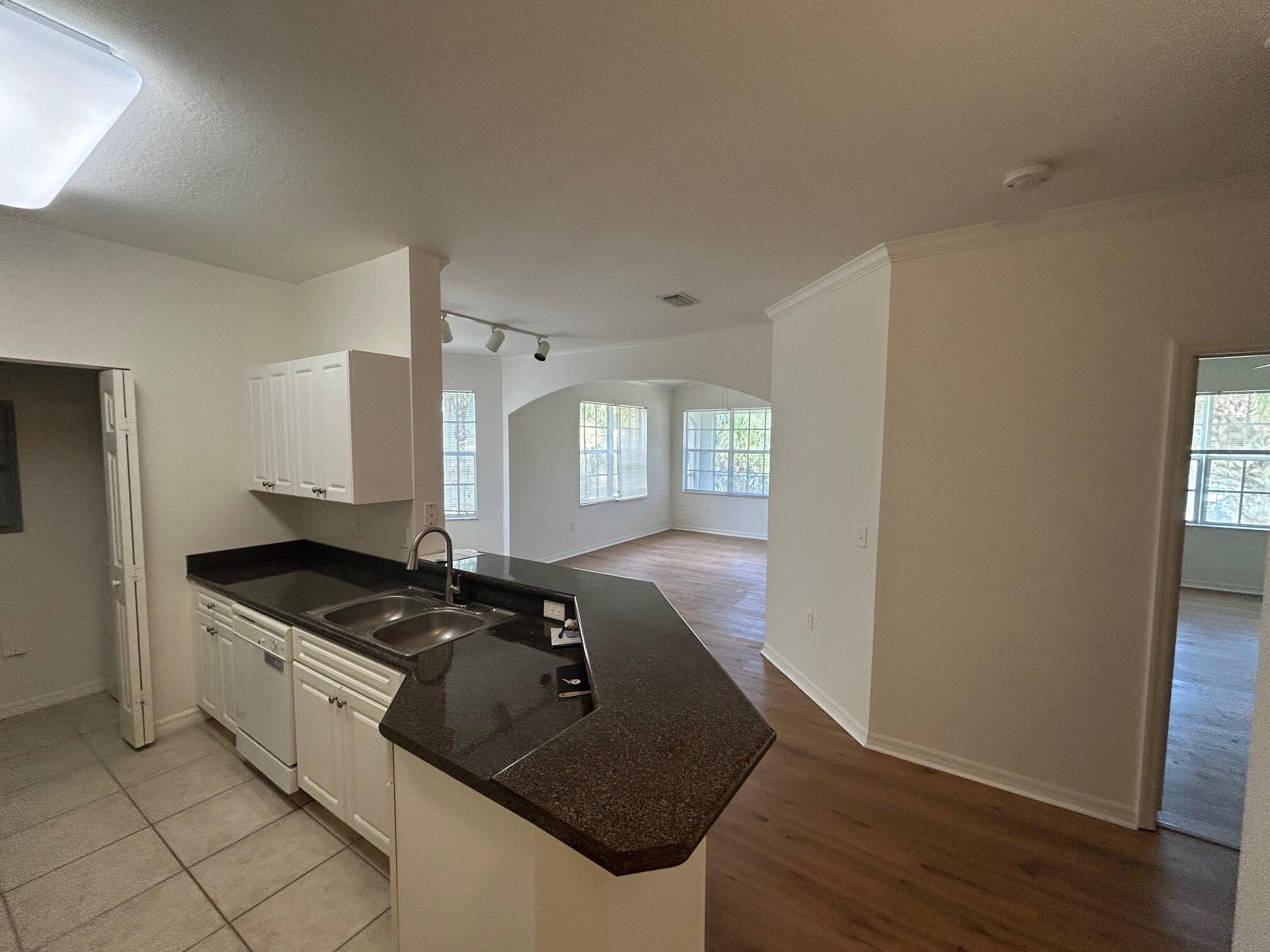 272 Se Kitching Circle Property Photo 16