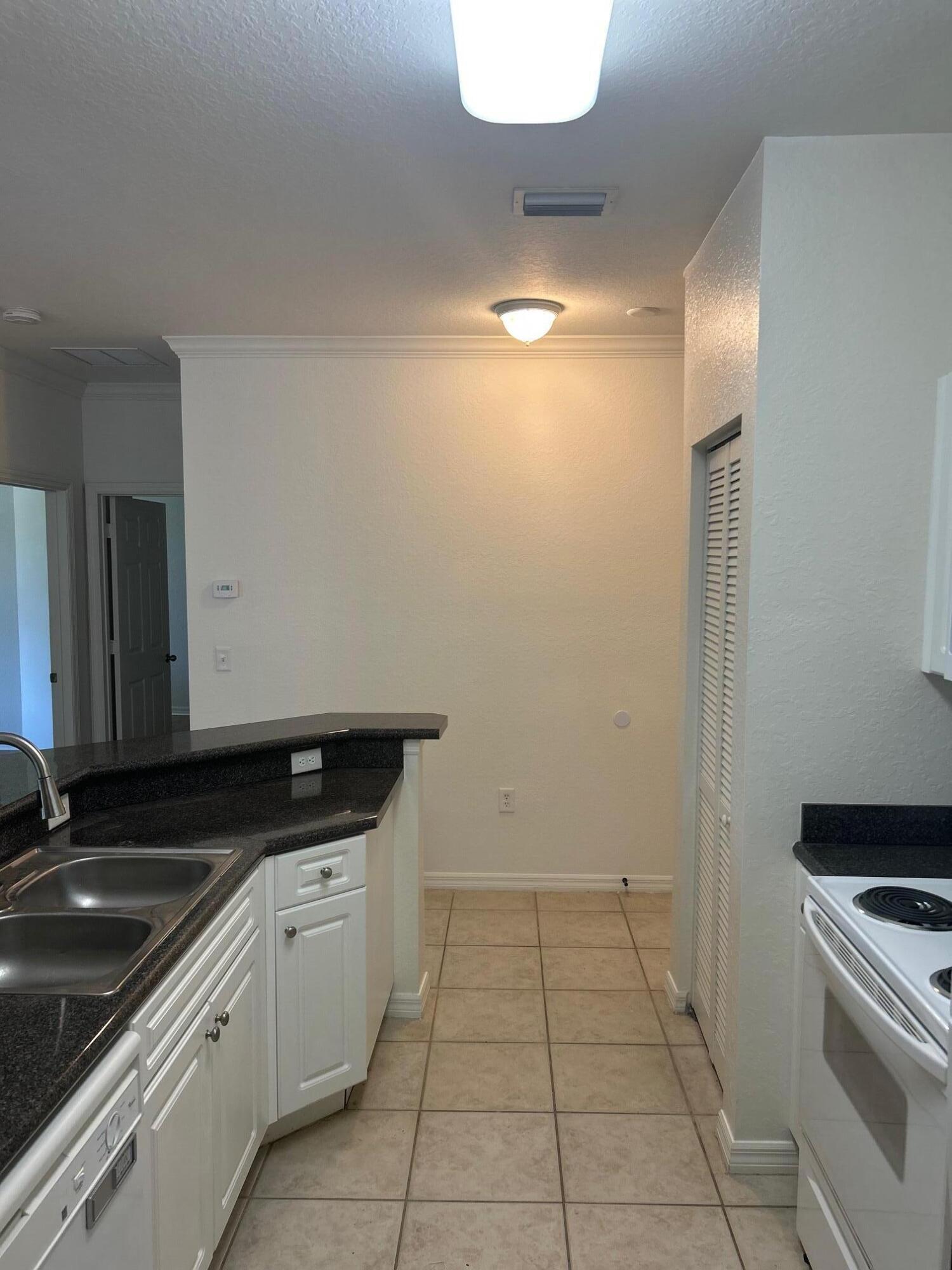 272 Se Kitching Circle Property Photo 19