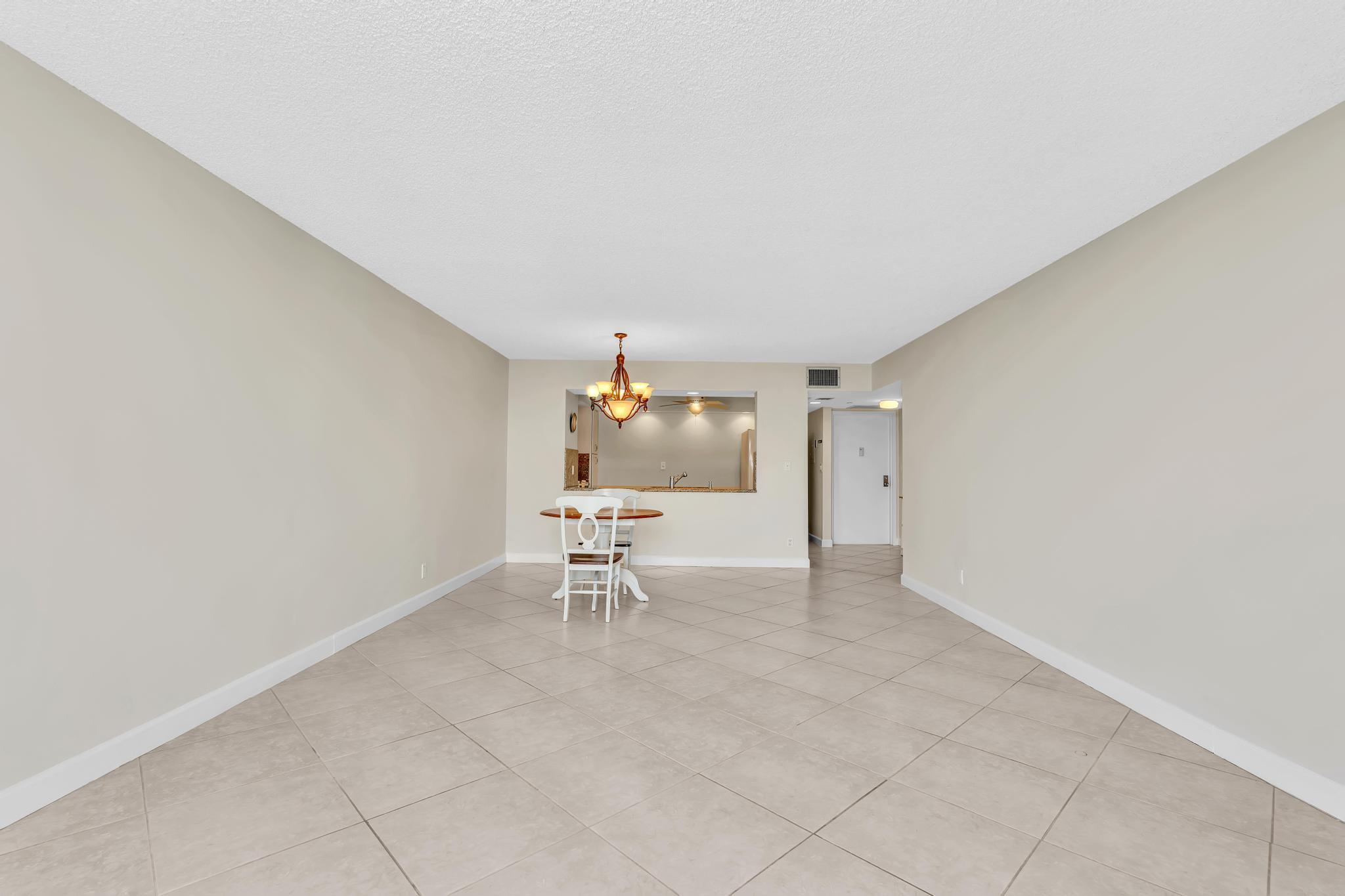 1150 Hillsboro Mile 914 Property Photo 17