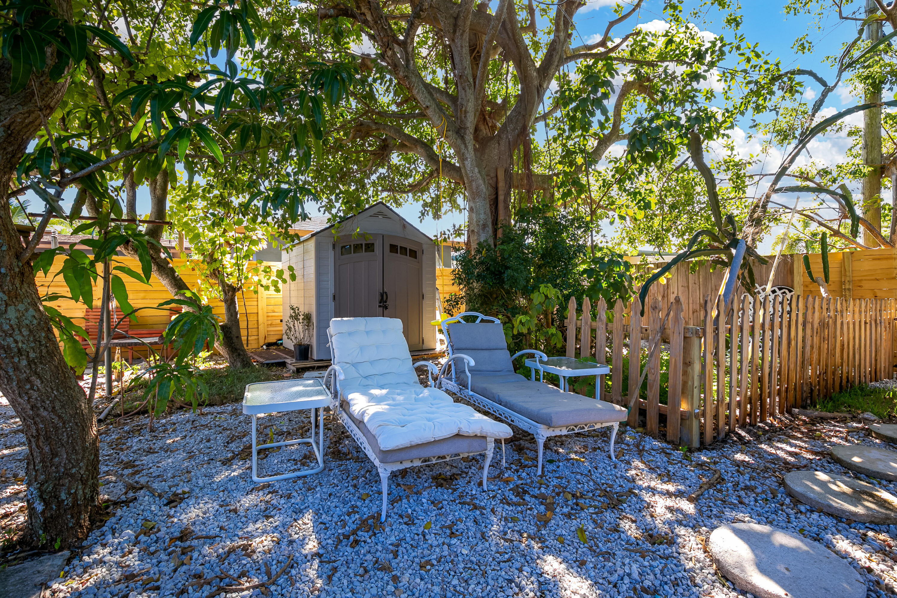 609 S Arnold Avenue Property Photo 14