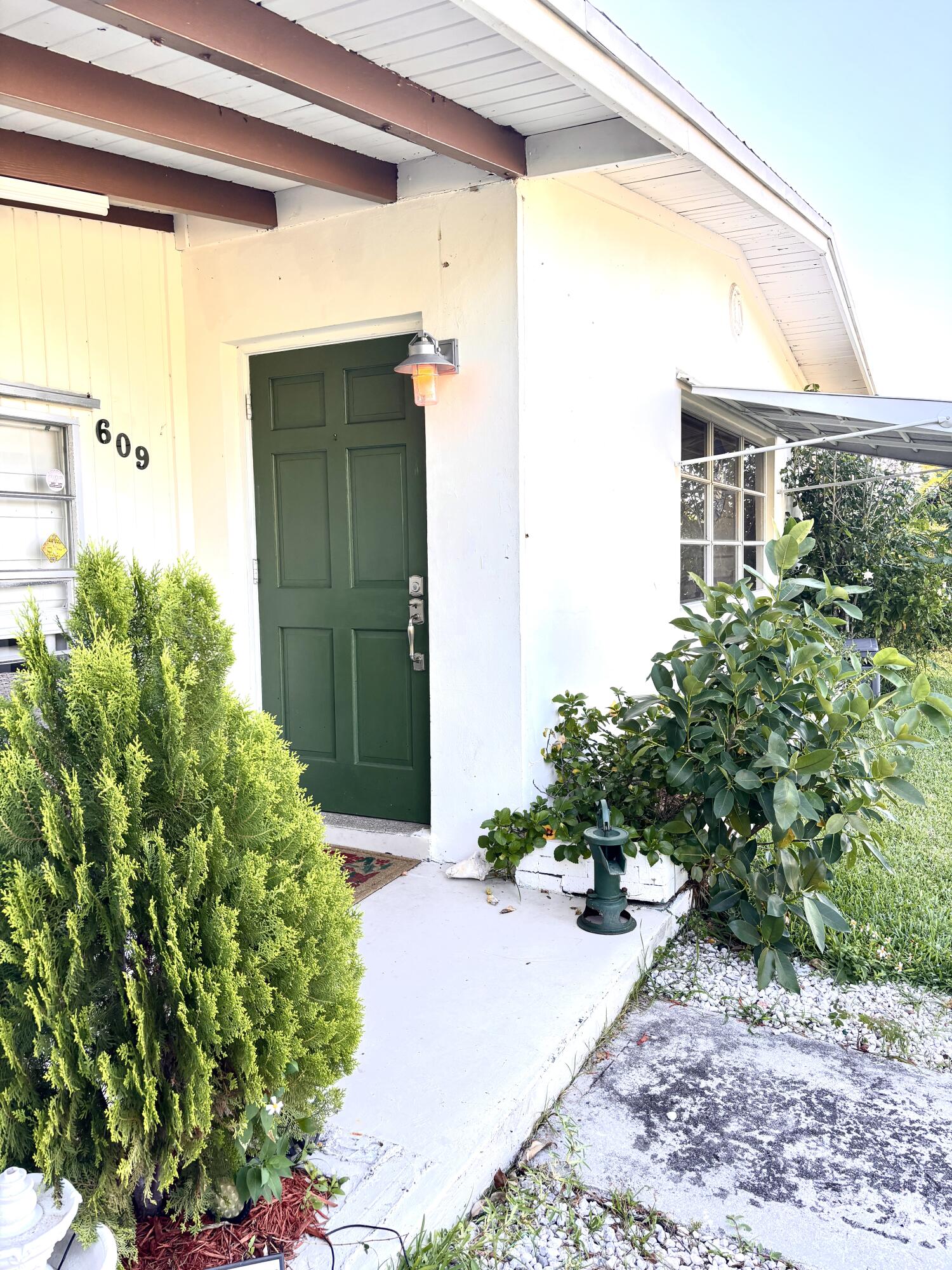 609 S Arnold Avenue Property Photo 22
