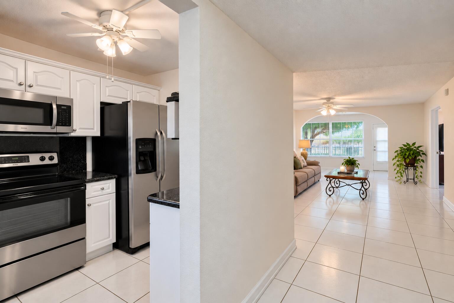 2651 Sunrise Lakes Drive E 104 Property Photo 4