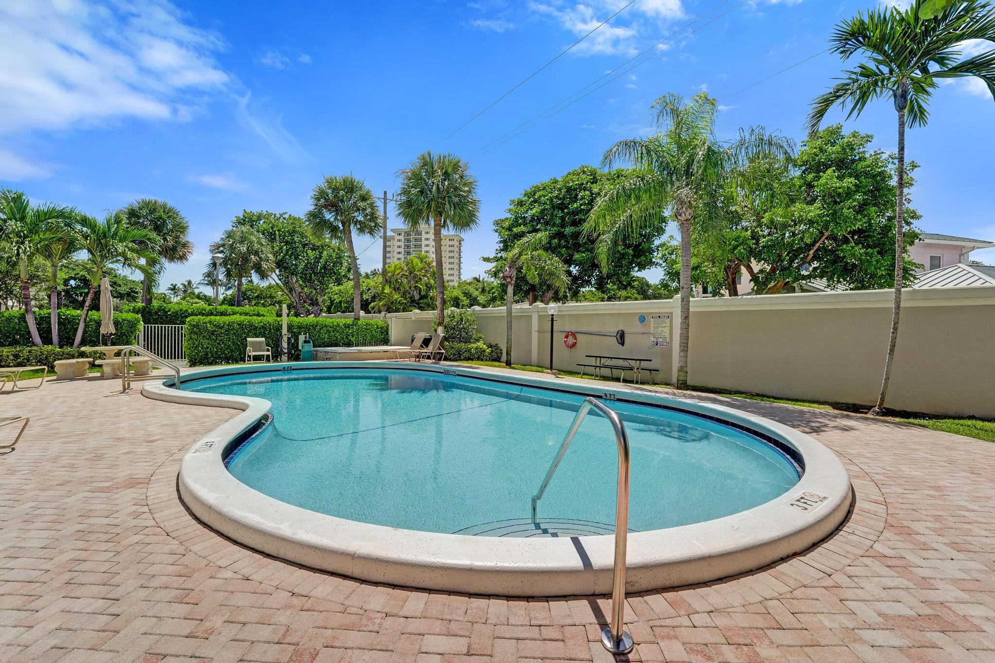 5555 N Ocean Boulevard 17 Property Photo 4