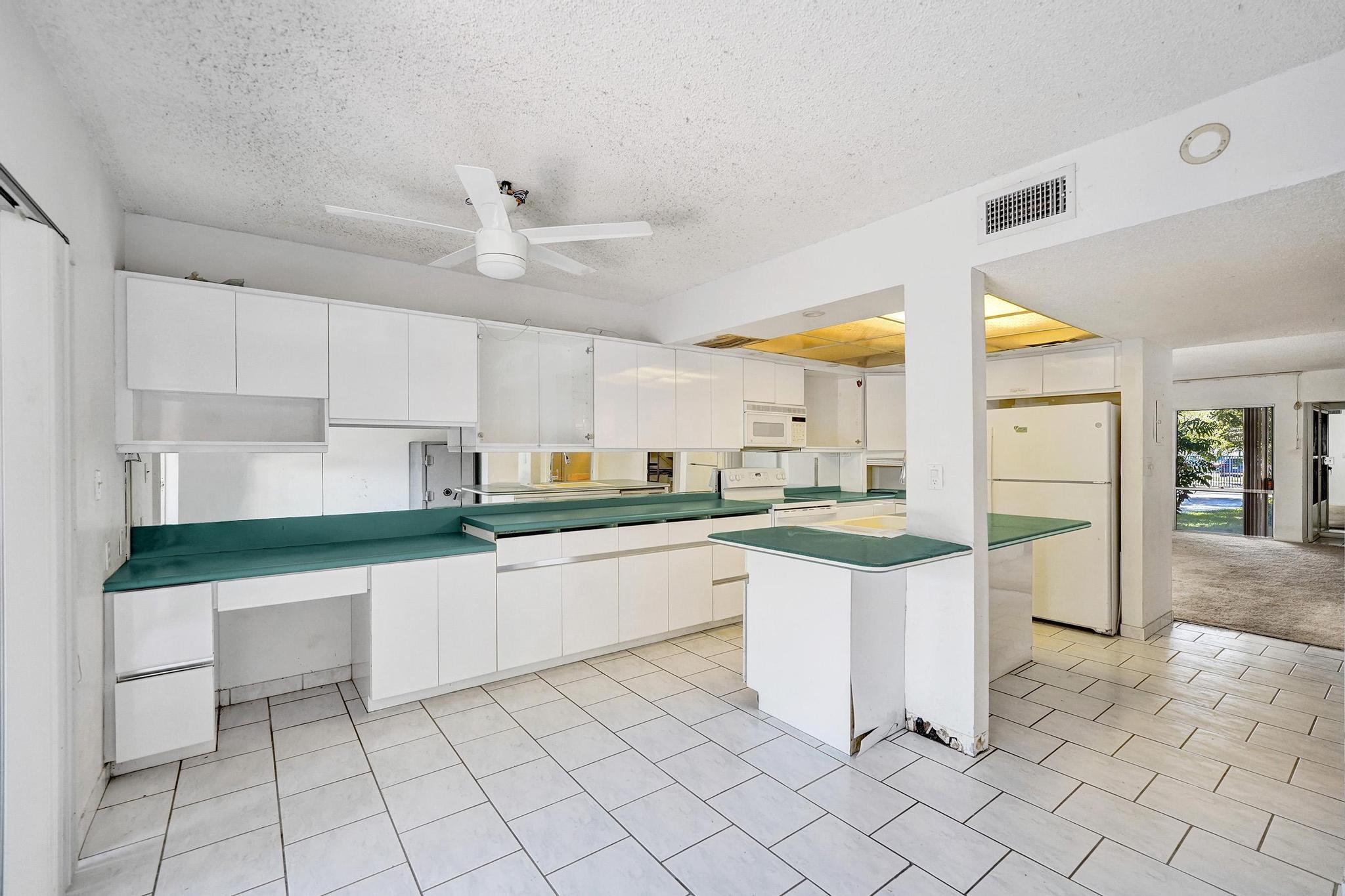5555 N Ocean Boulevard 17 Property Photo 24