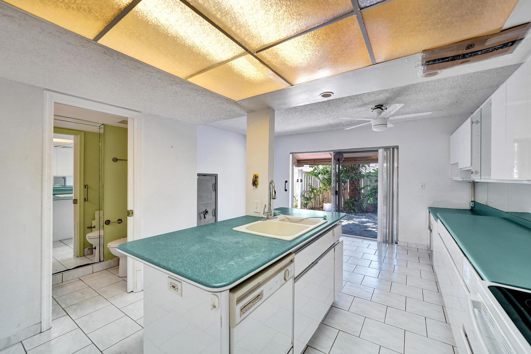 5555 N Ocean Boulevard 17 Property Photo 30