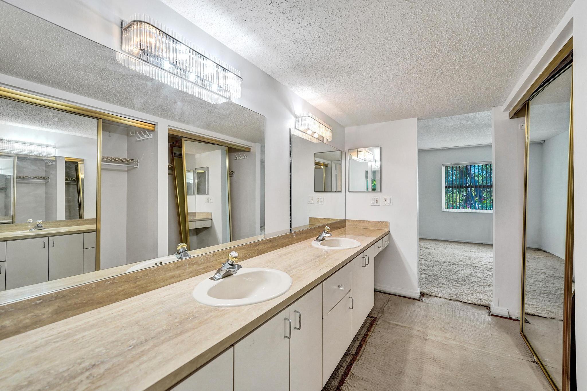 5555 N Ocean Boulevard 17 Property Photo 43