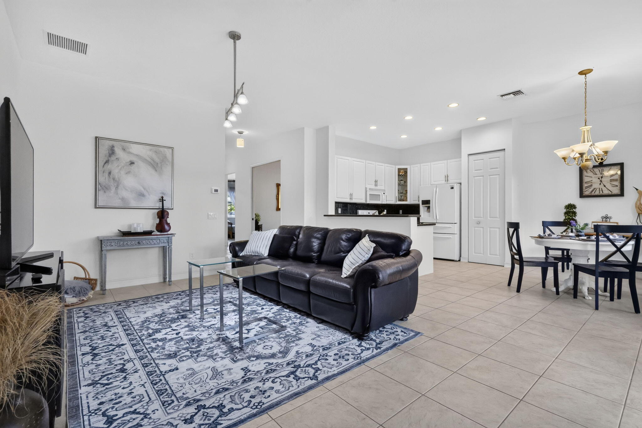 6602 Camarillo Terrace Lane Property Photo 6