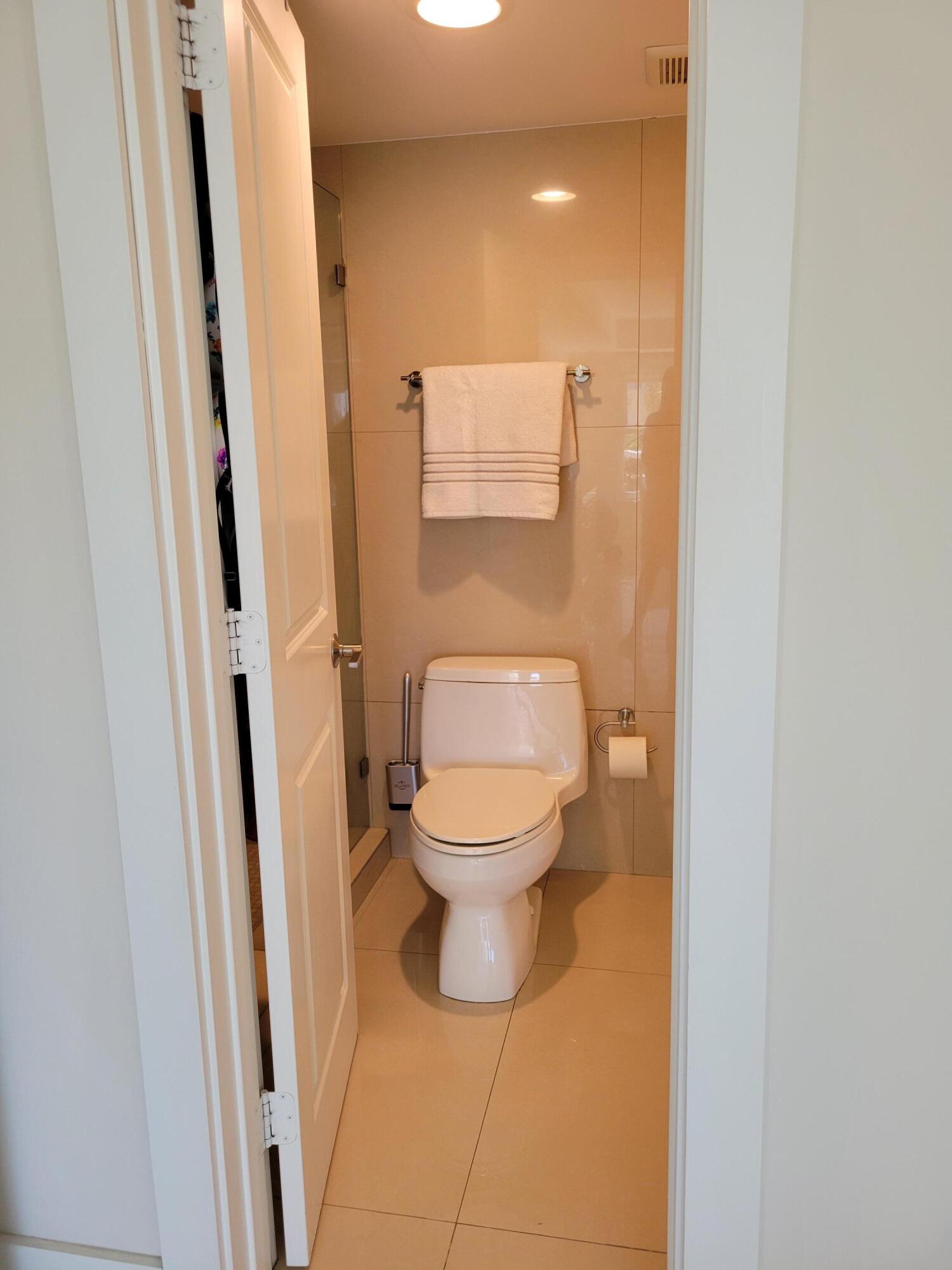 3000 E Sunrise Boulevard 2b Property Photo 22