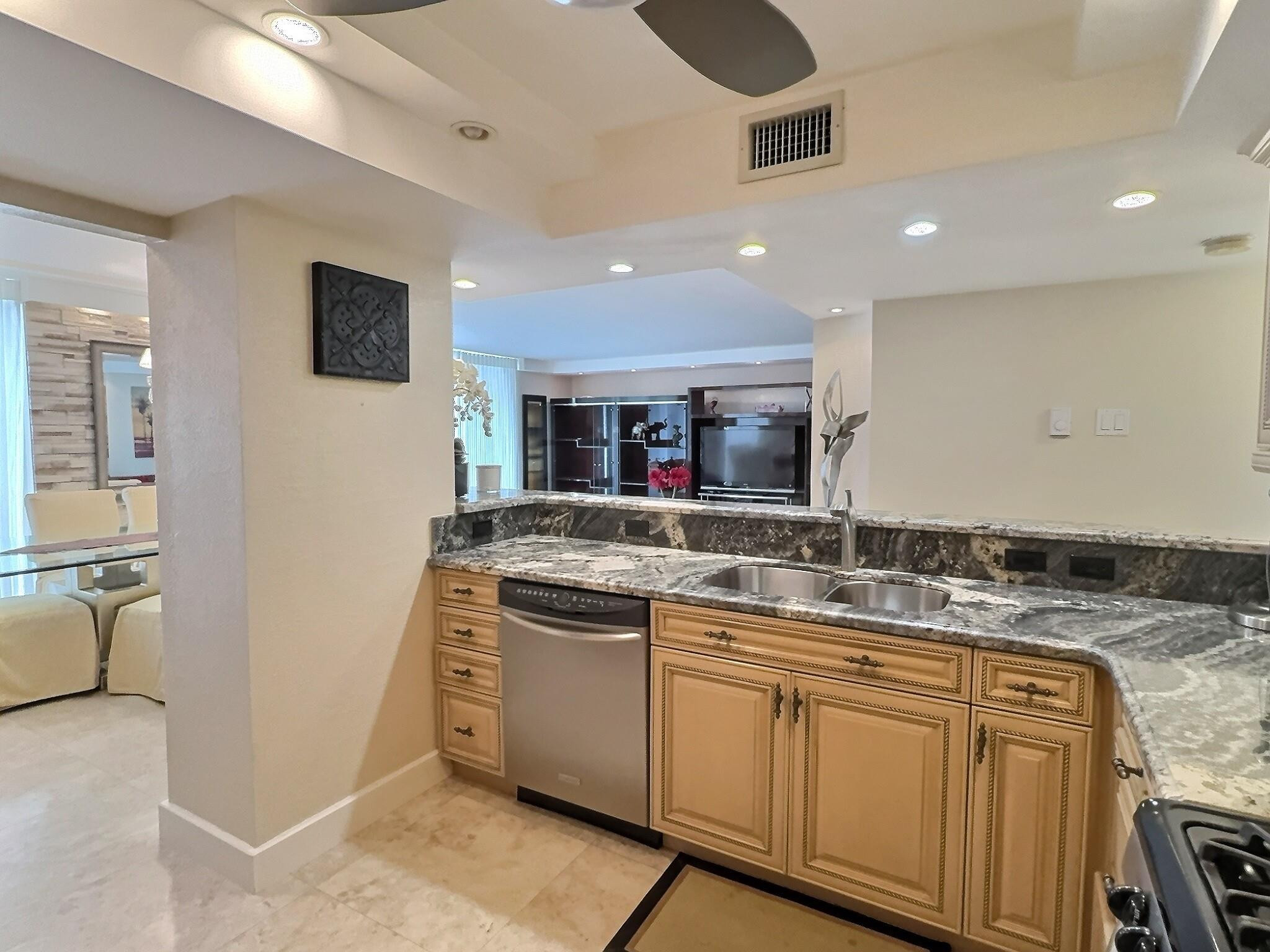 2030 S Ocean Drive 1626 Property Photo 15