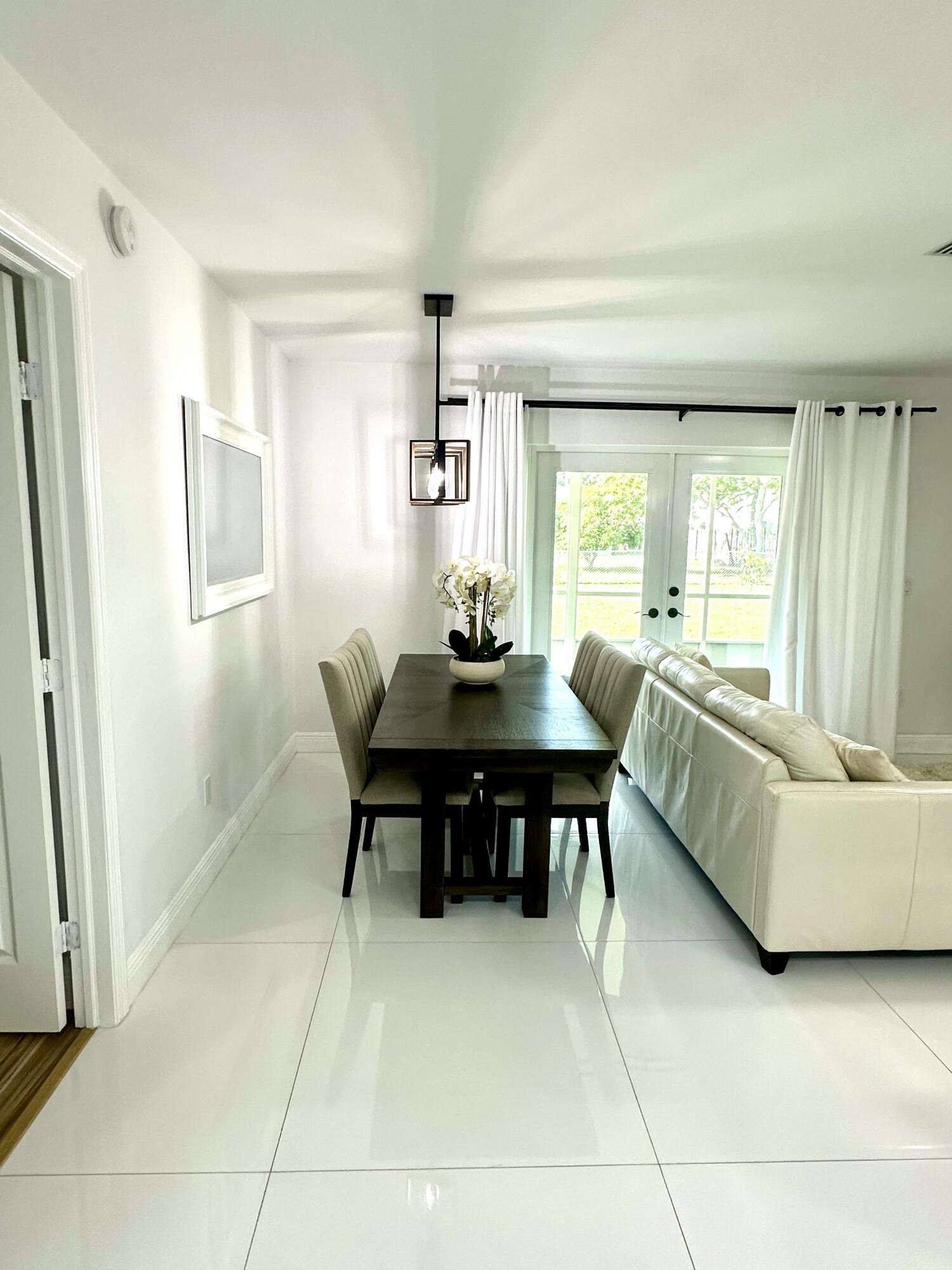 121 Eider Court Property Photo 7