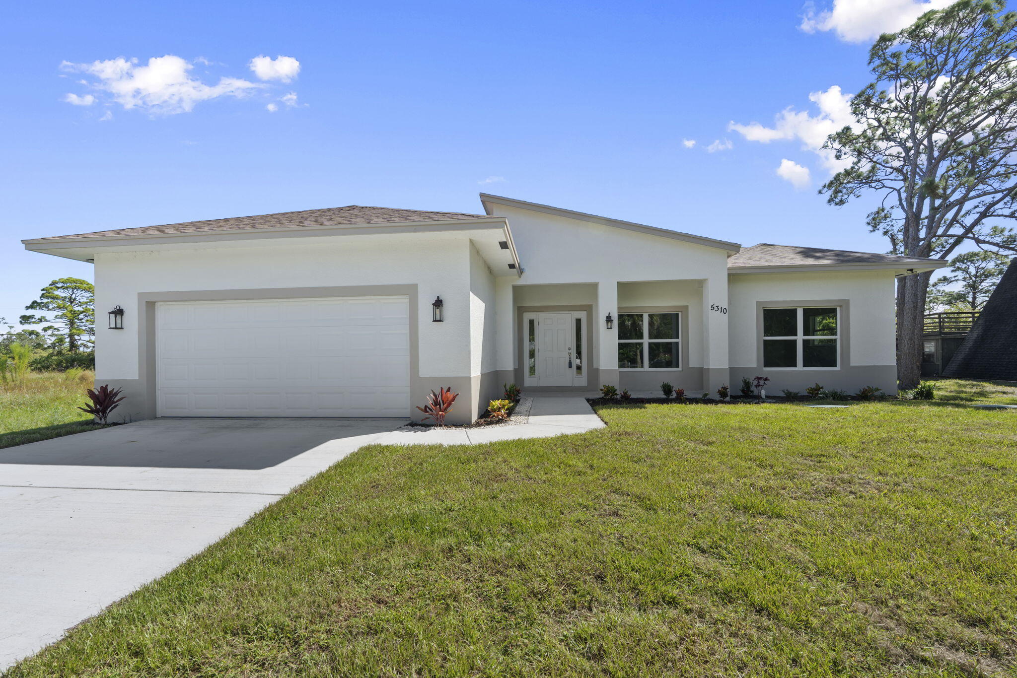5310 Sunset Boulevard Property Photo 3