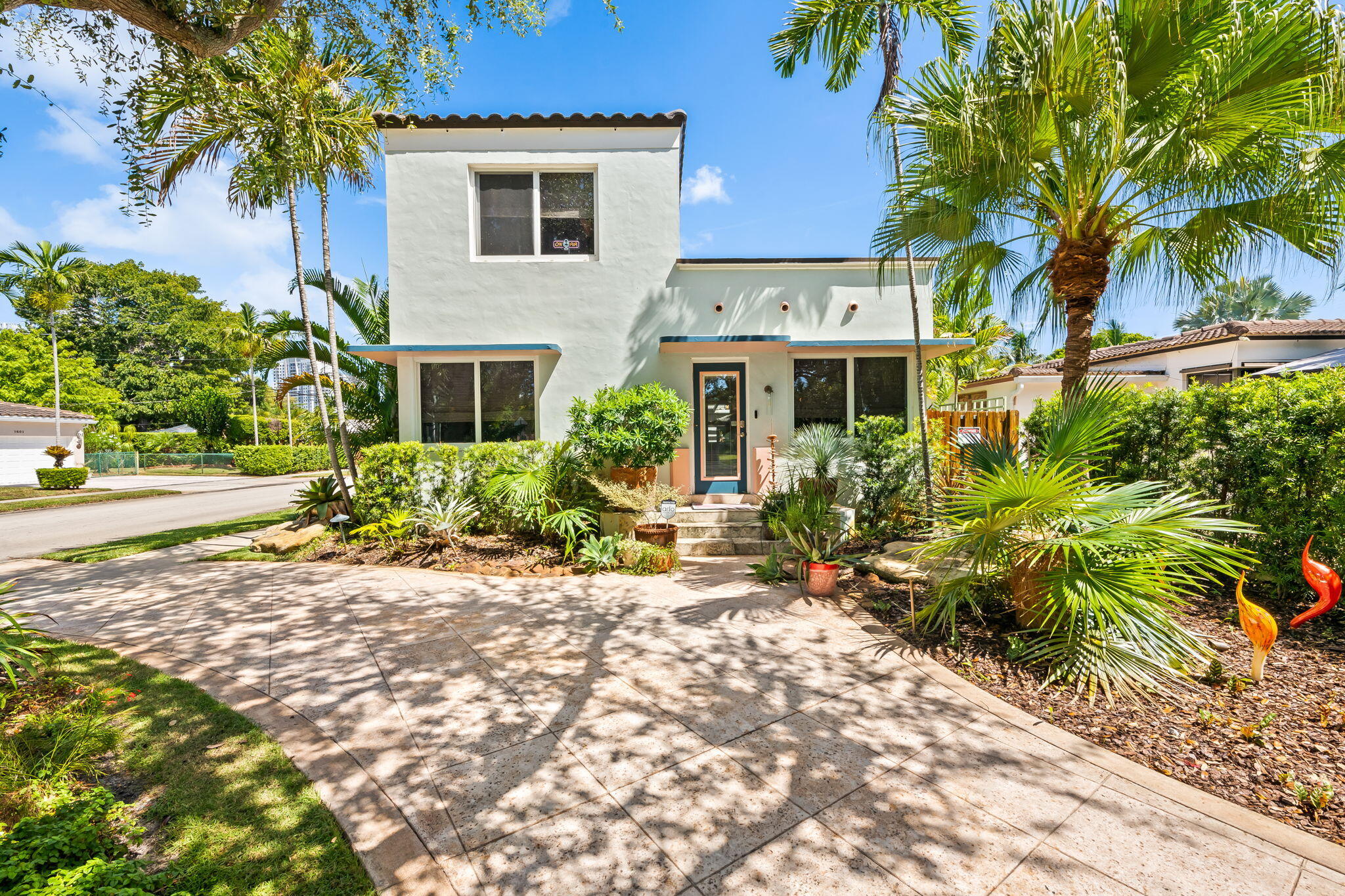 1555 MONROE Street Property Photo 1