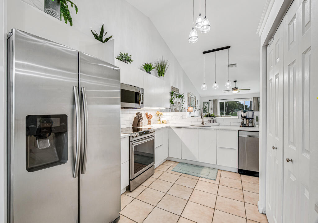 8429 Long Bay Property Photo 3
