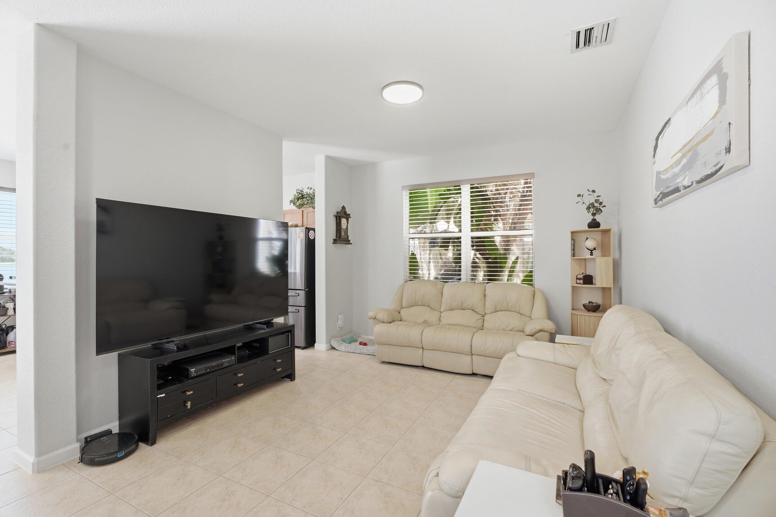 991 Nw Leonardo Circle Property Photo 13