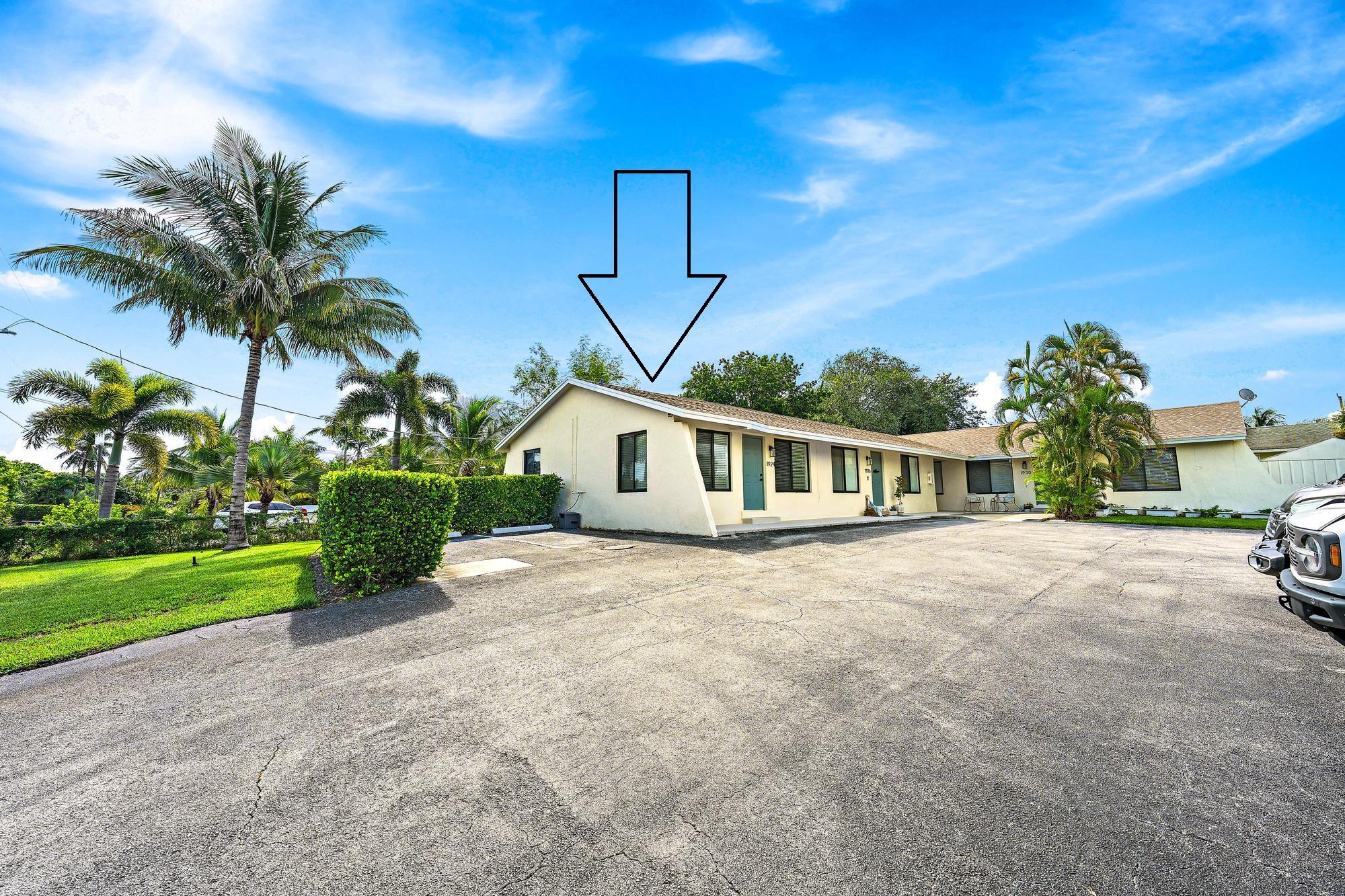 1924 Service Road Property Photo 1