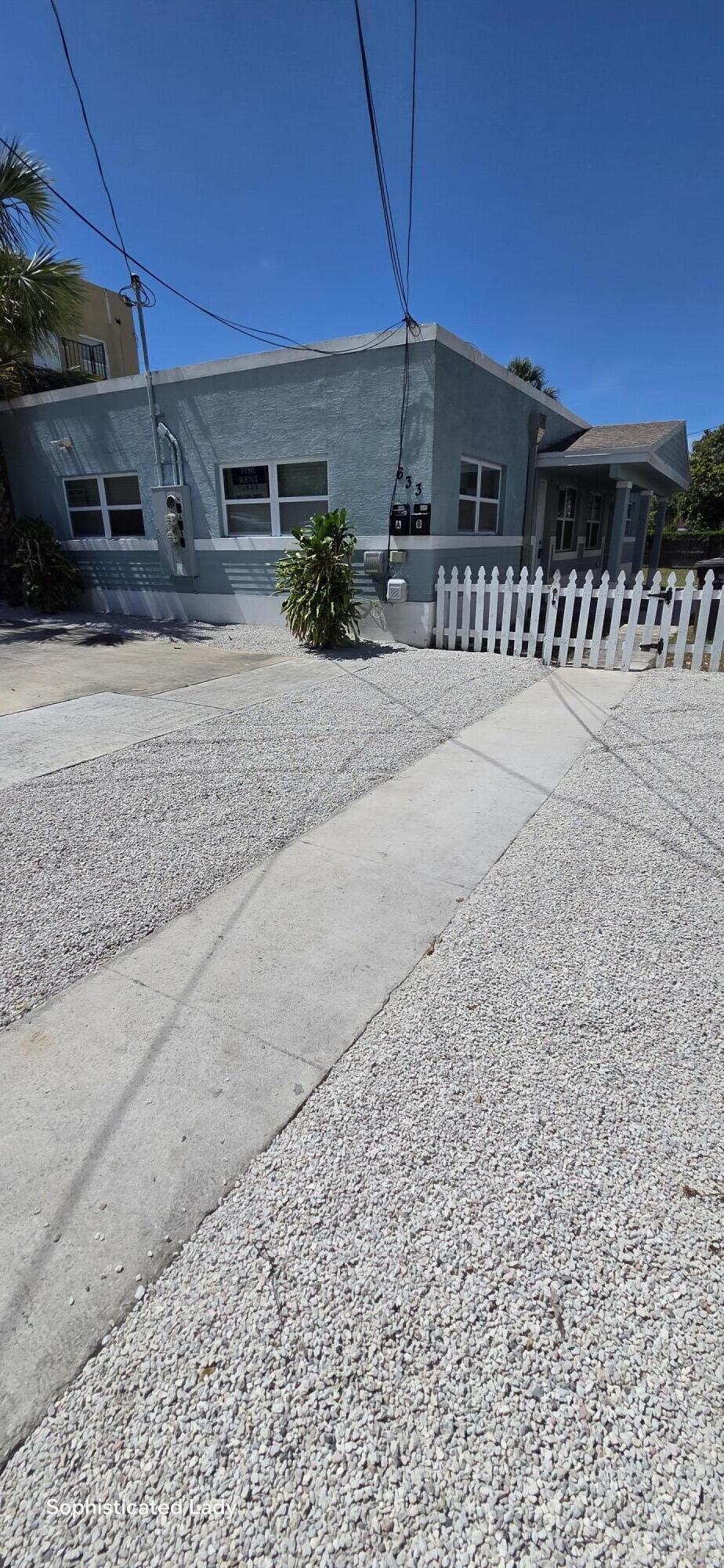 633 11TH Street Property Photo 1