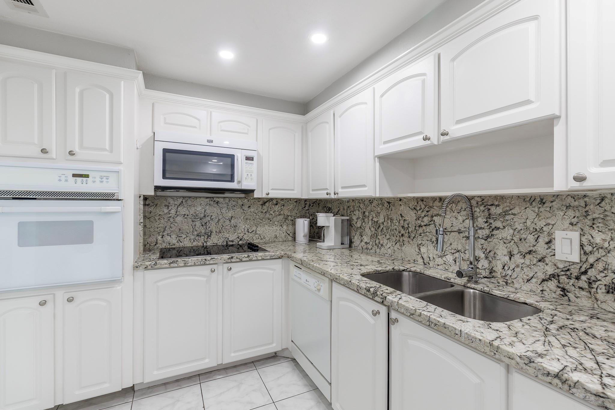 3801 S Ocean Drive 10s Property Photo 6