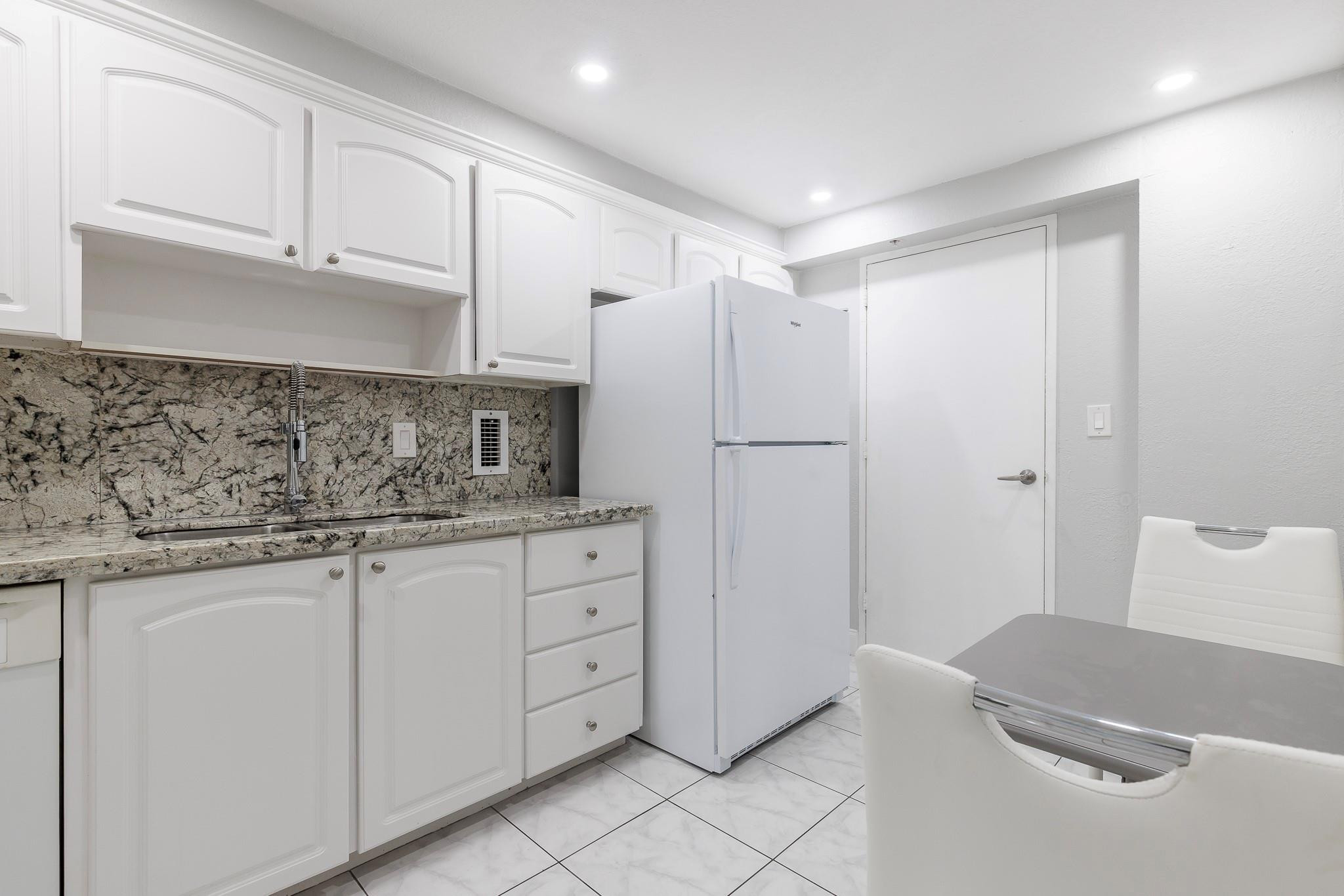 3801 S Ocean Drive 10s Property Photo 8