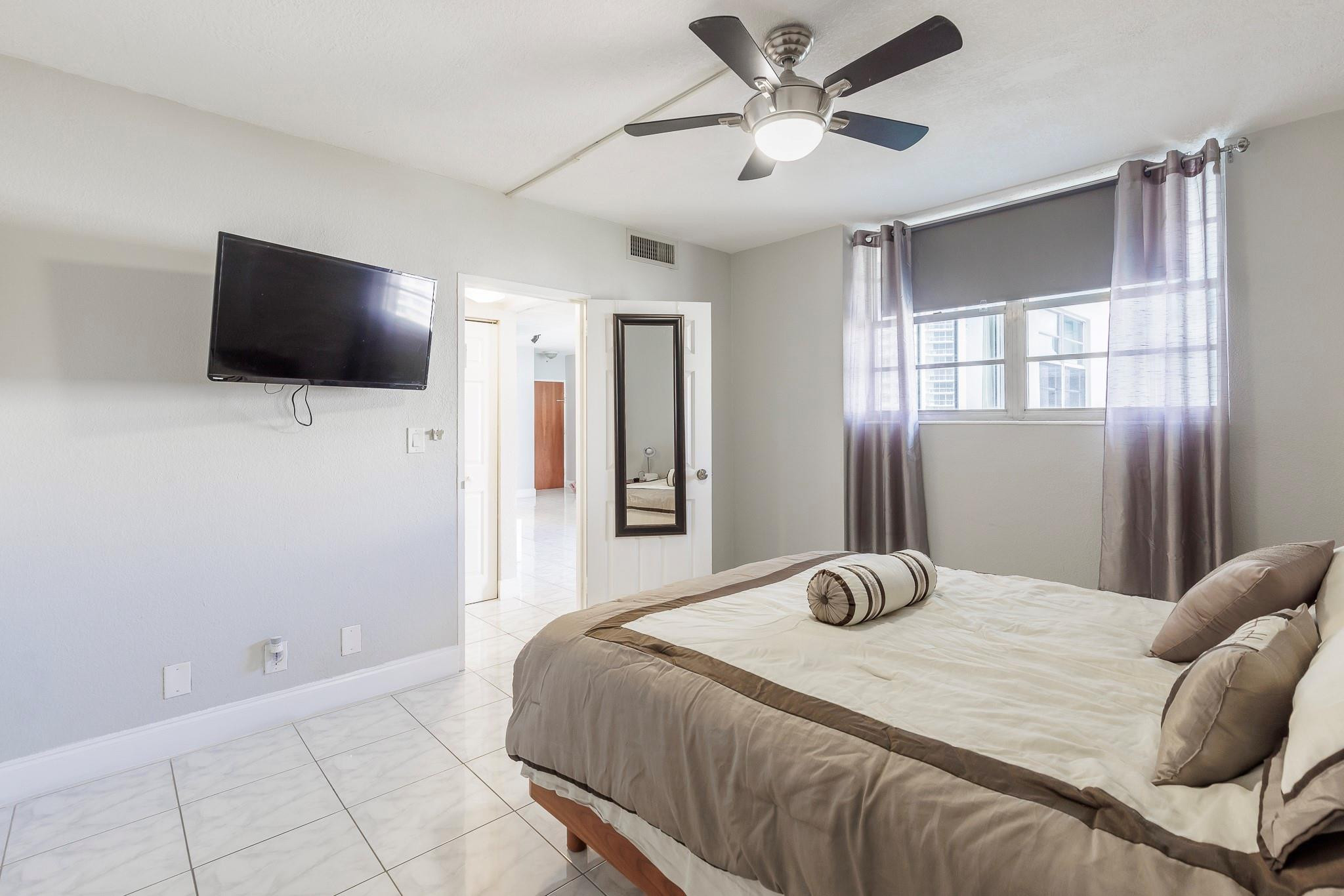 3801 S Ocean Drive 10s Property Photo 12