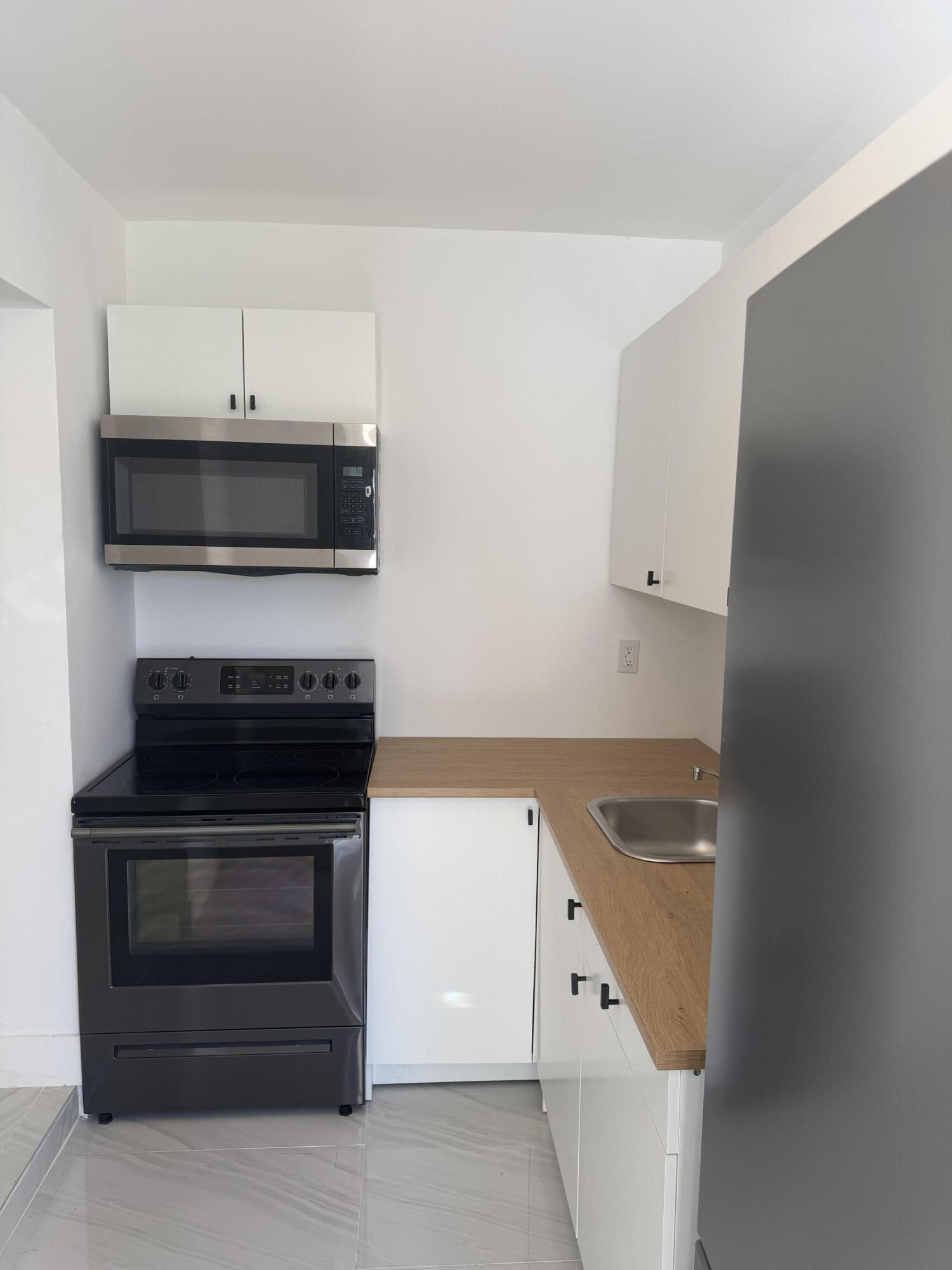 8211 BISCAYNE Boulevard 3 Property Photo 1