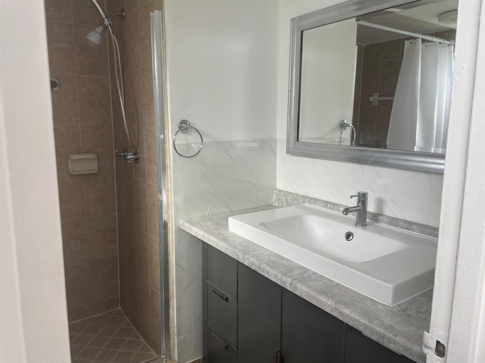2851 Somerset Drive 111 Property Photo 8