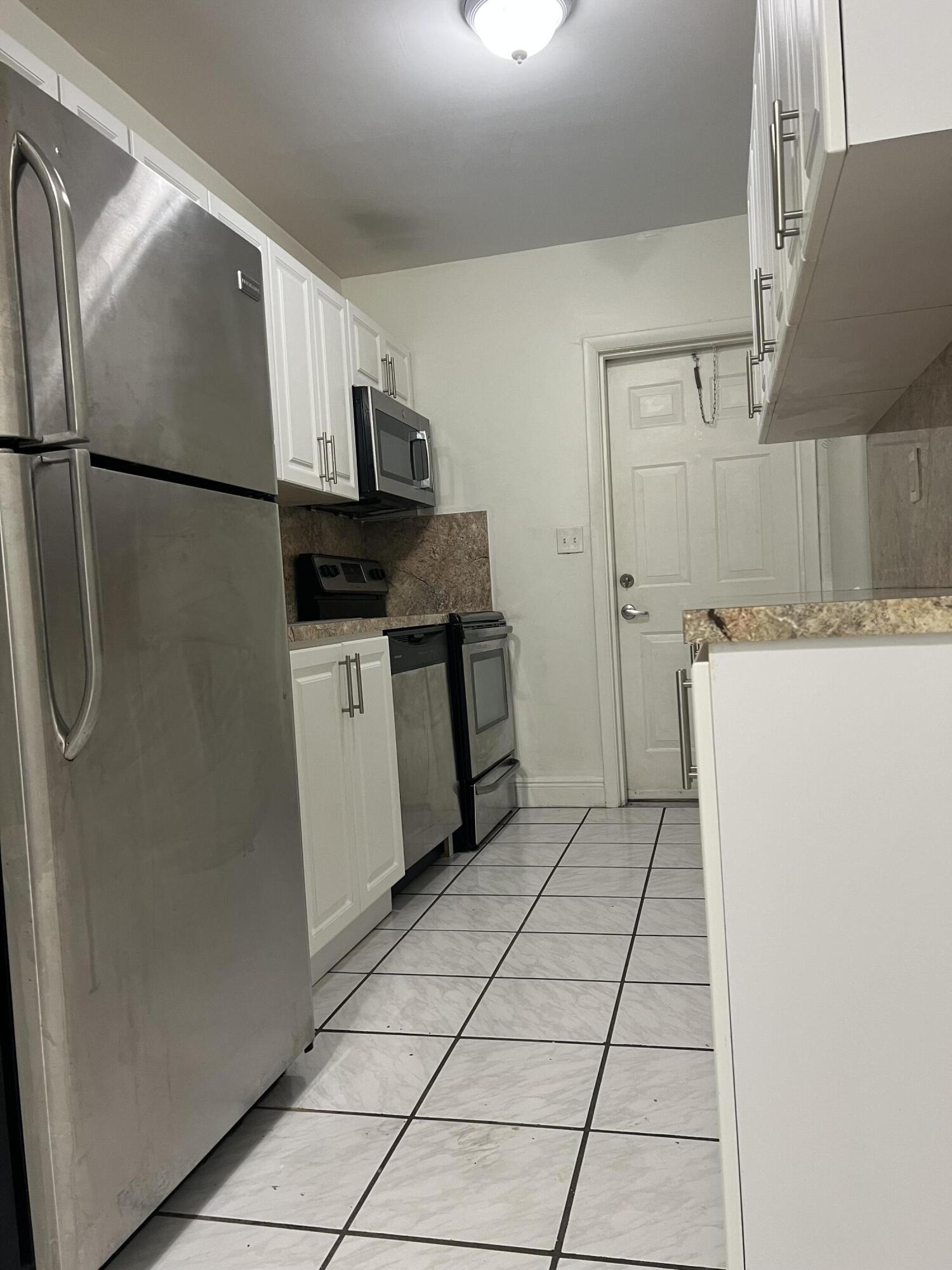 2600 S Ocean Drive S303 Property Photo 6
