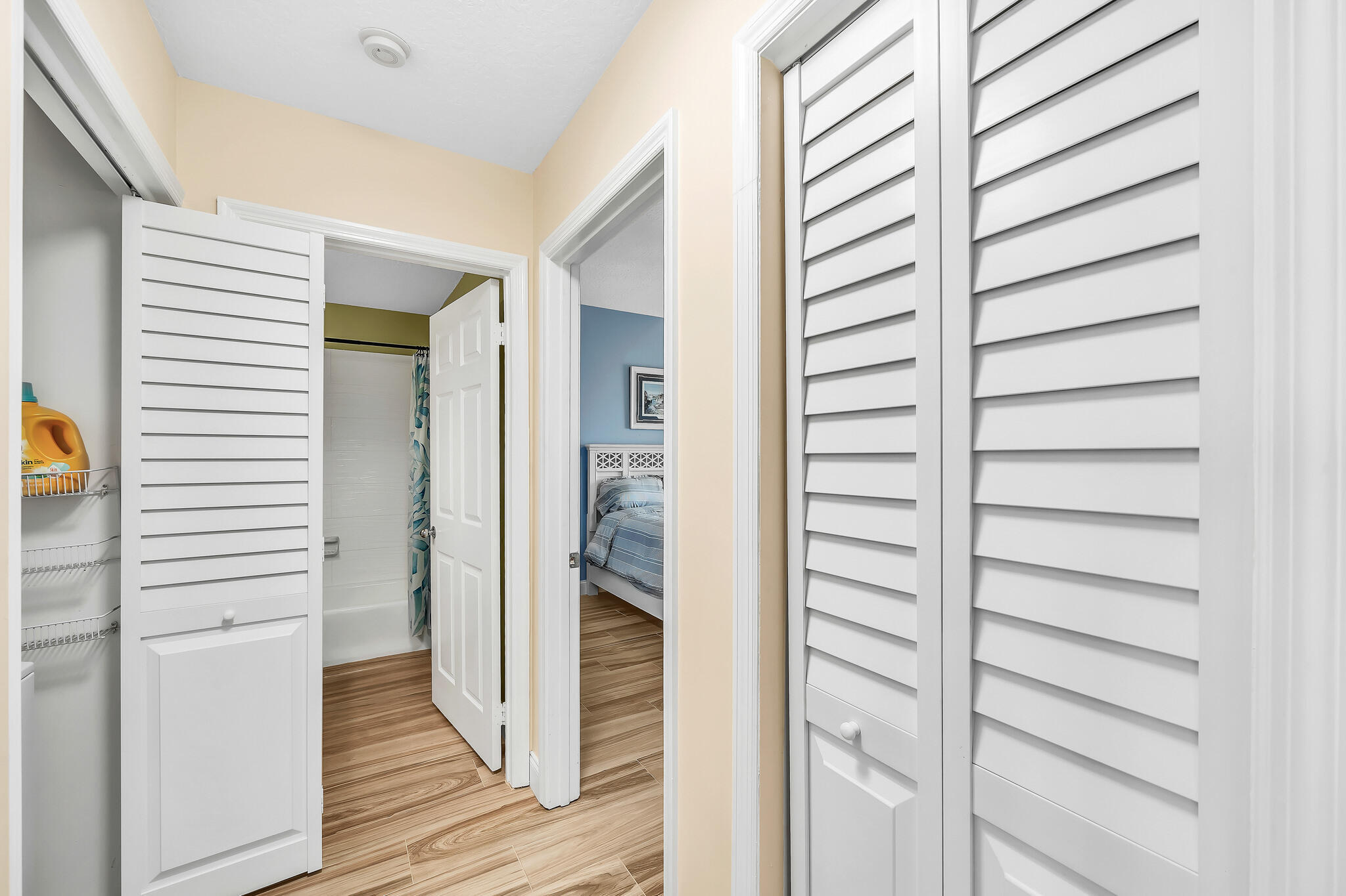 827 Oak Harbour Drive Property Photo 41