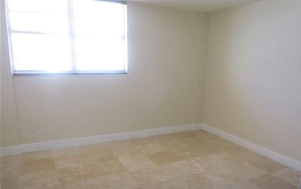 3001 S Ocean Drive Property Photo 8