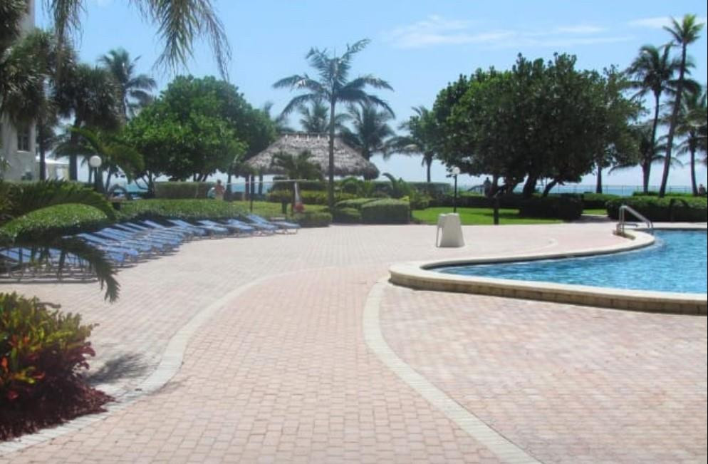 3001 S Ocean Drive Property Photo 17