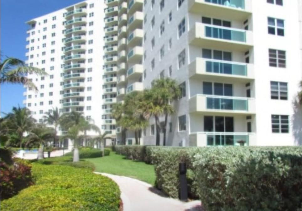 3001 S Ocean Drive Property Photo 18