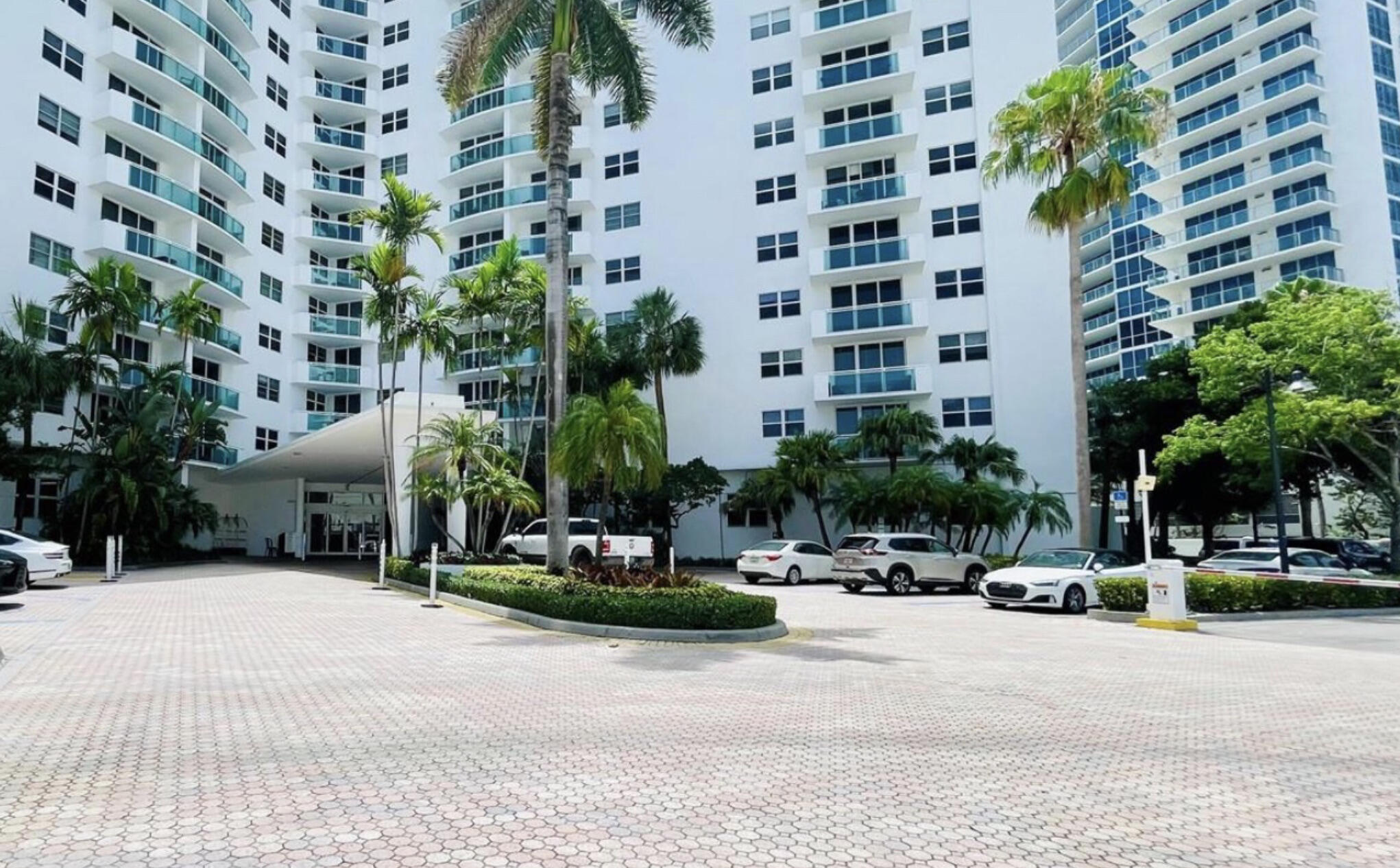 3001 S Ocean Drive Property Photo 22
