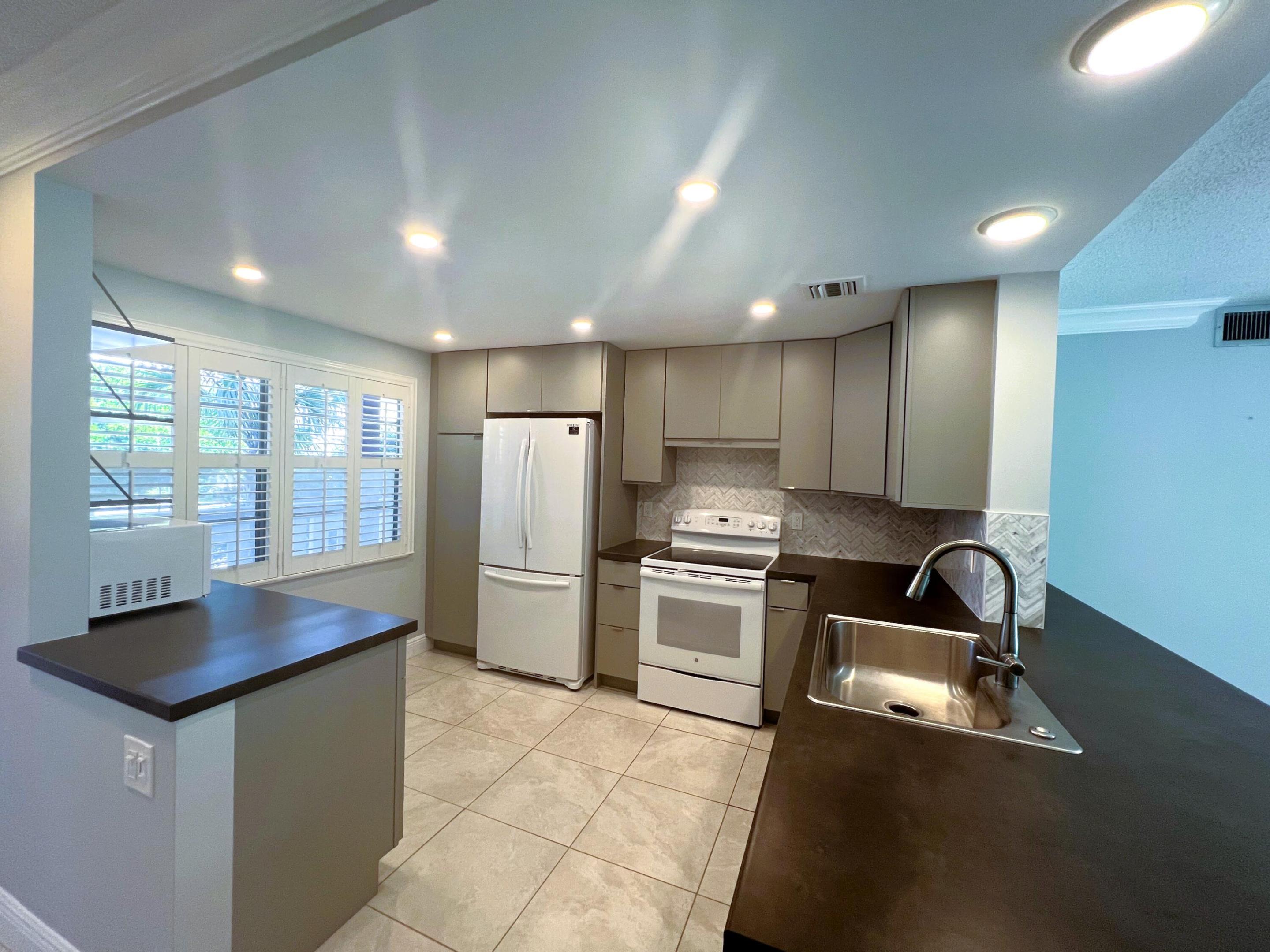 3203 Portofino Point G2 Property Photo 15