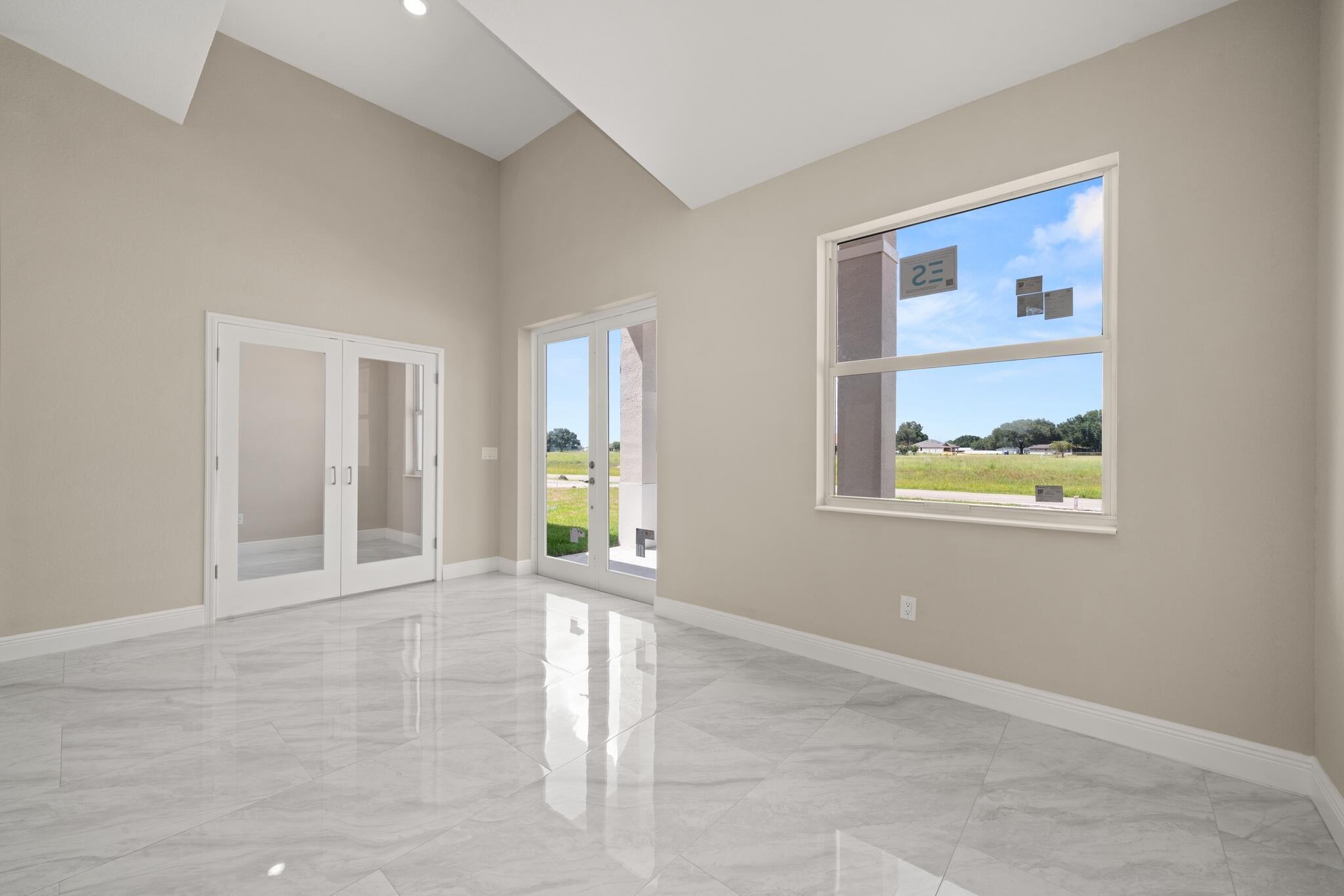 525 Glen Mar Circle Property Photo 4