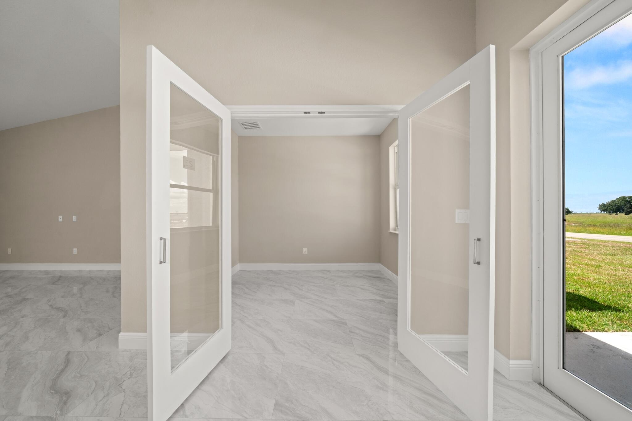 525 Glen Mar Circle Property Photo 16