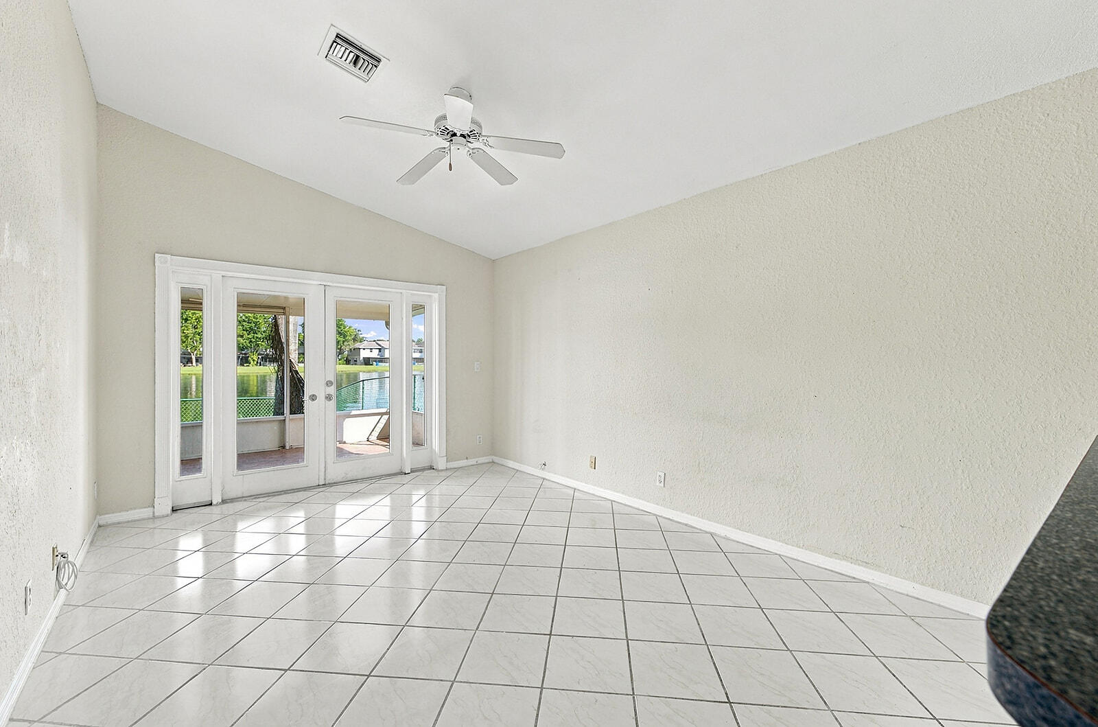 10627 Nw 7th Street Property Photo 13