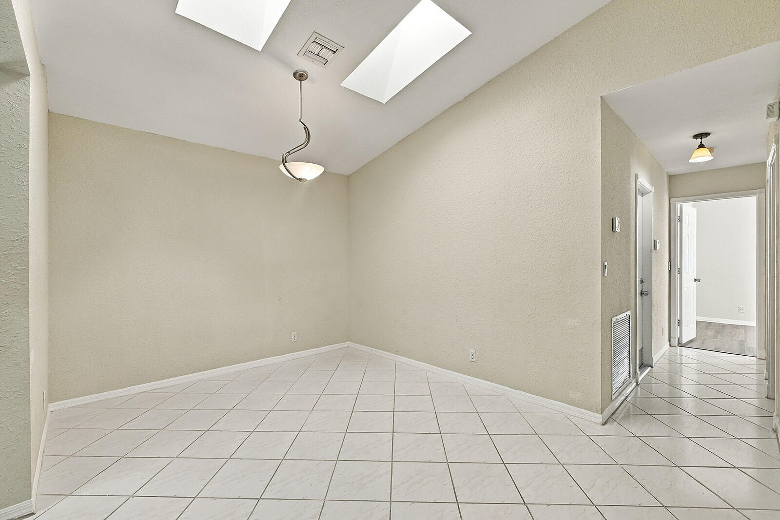 10627 Nw 7th Street Property Photo 19
