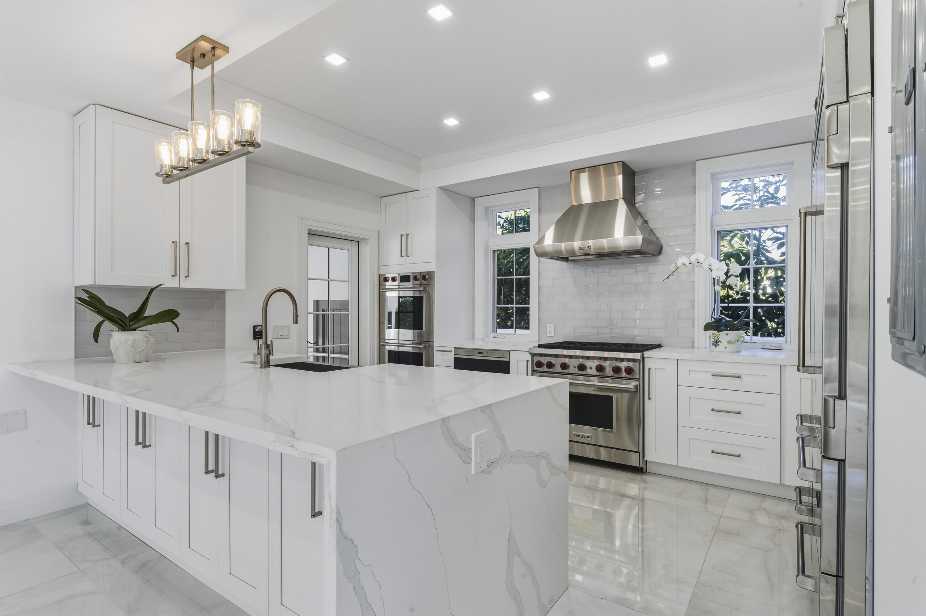 259 Oleander Avenue Property Photo 4