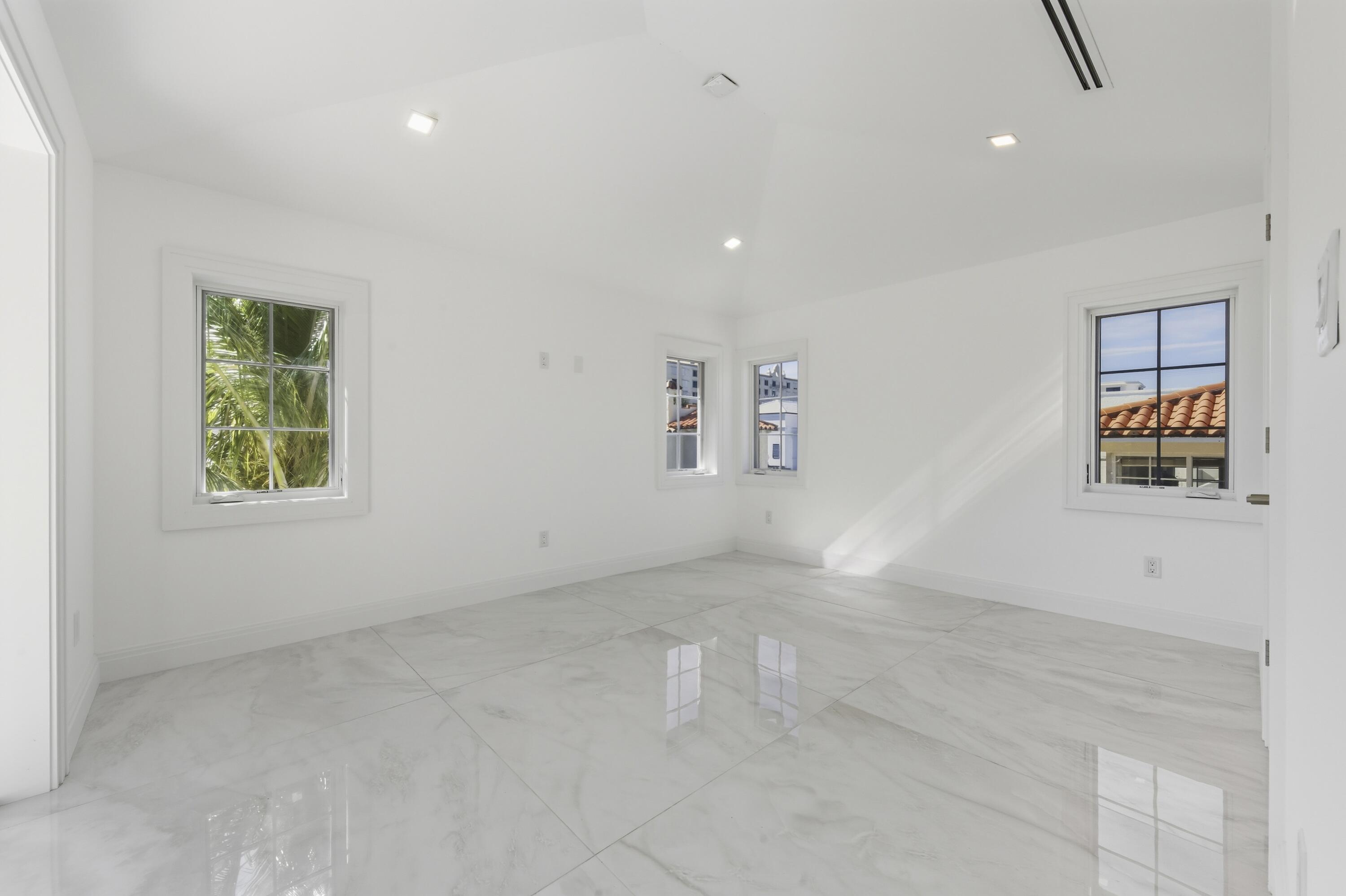 259 Oleander Avenue Property Photo 20