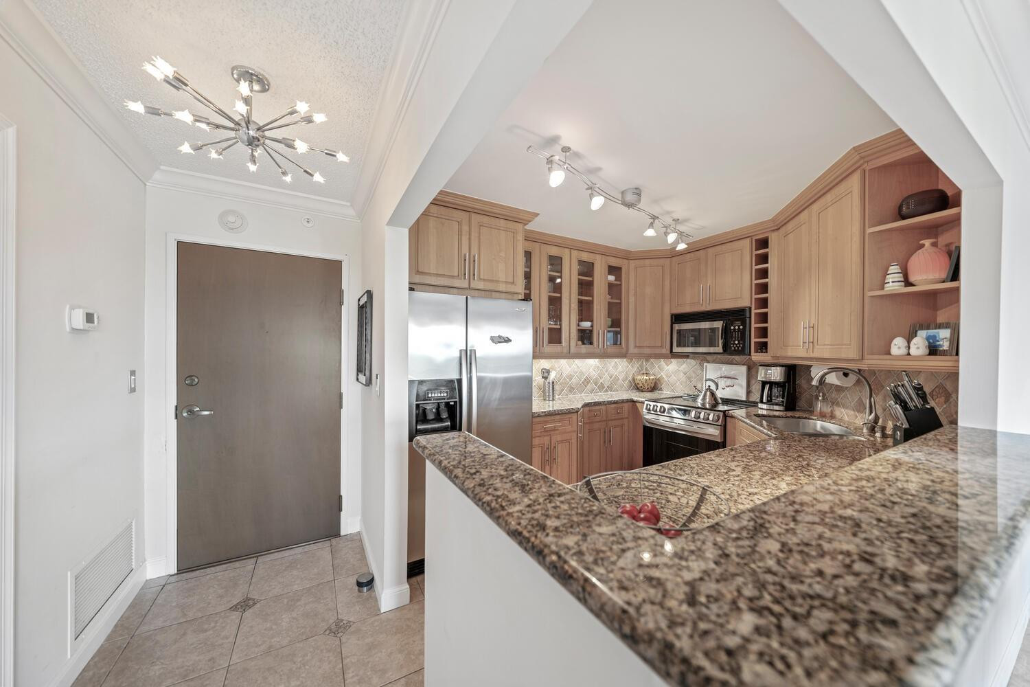340 Sunset Drive 806 Property Photo 12