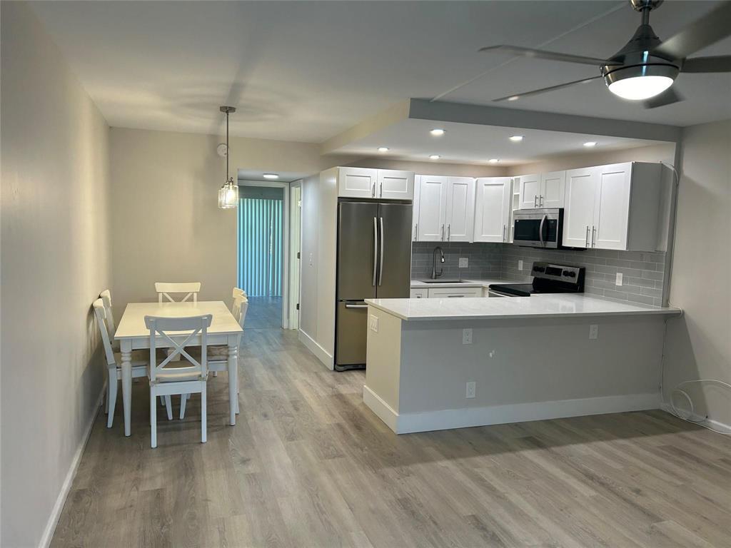 423 Markham T 423 Property Photo 1
