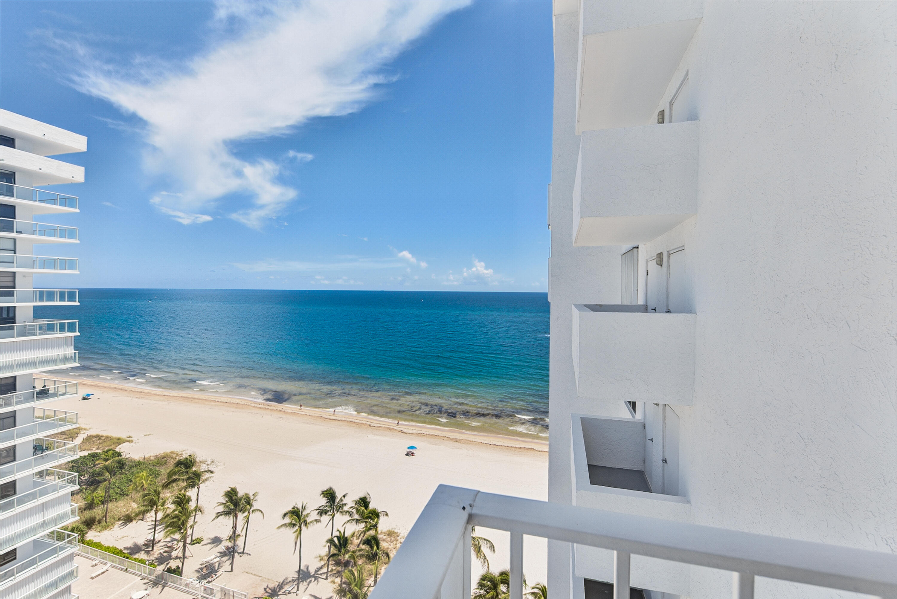 1010 S Ocean Boulevard 1516 Property Photo 2
