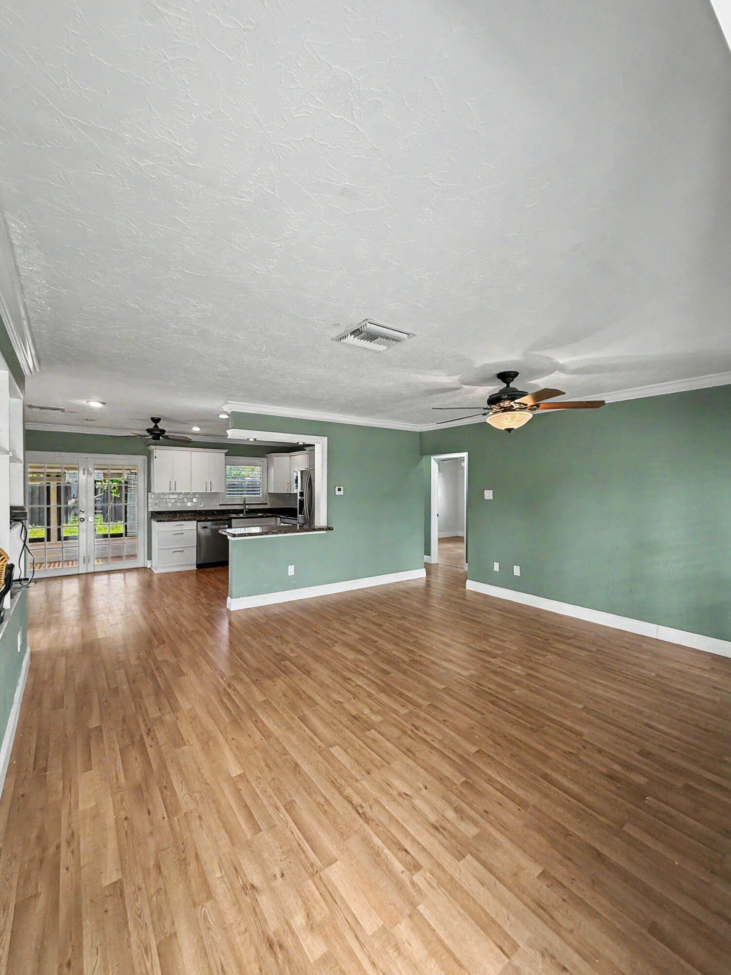 150 Se 5th Court Property Photo 6