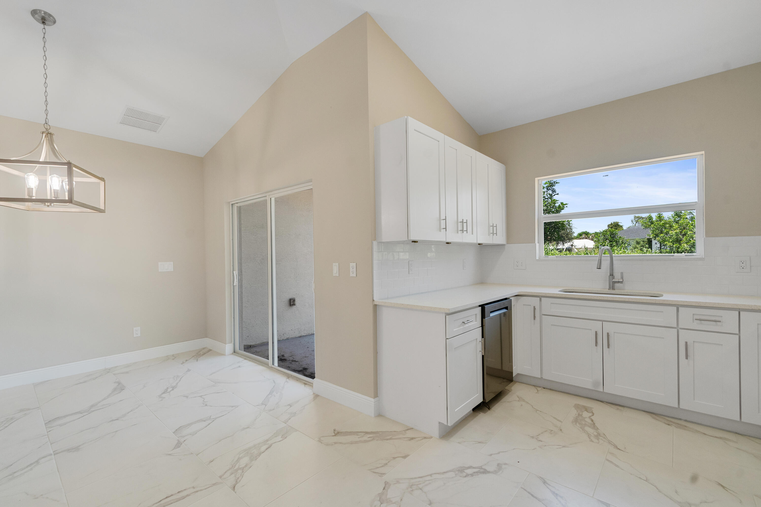 926 7th Property Photo 17