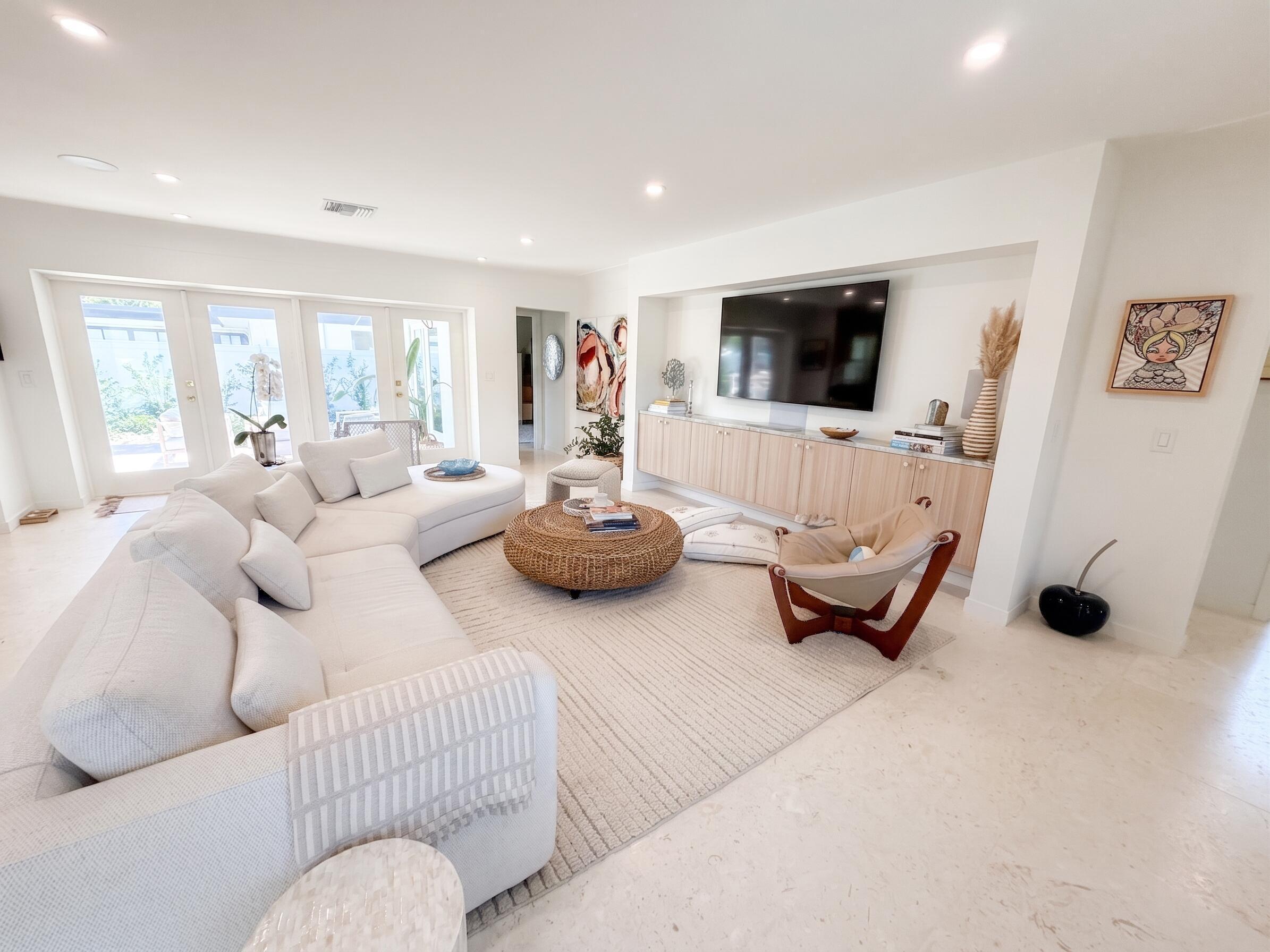 1584 Blue Water Terrace N Property Photo 3
