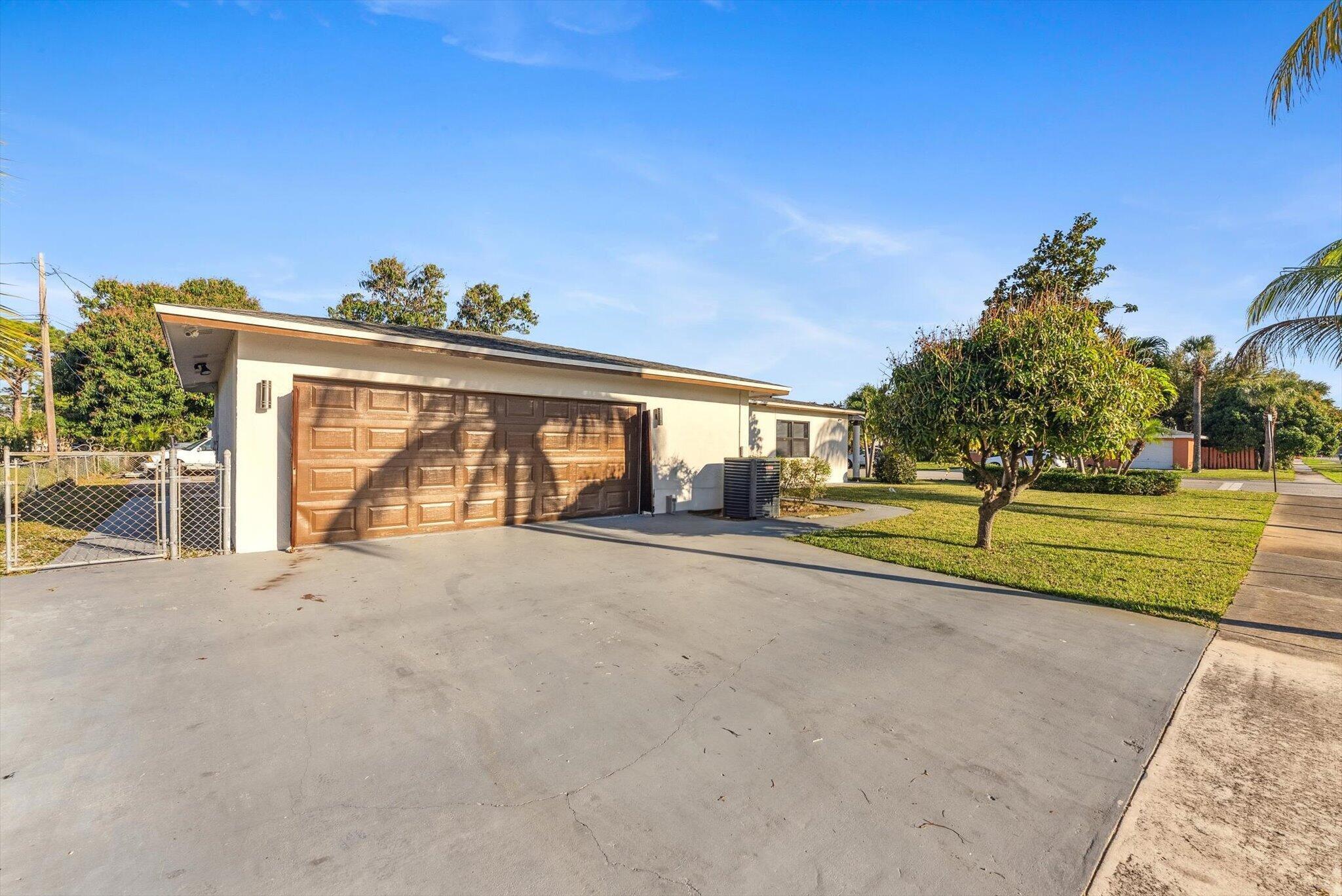 651 Foresteria Drive Property Photo 4